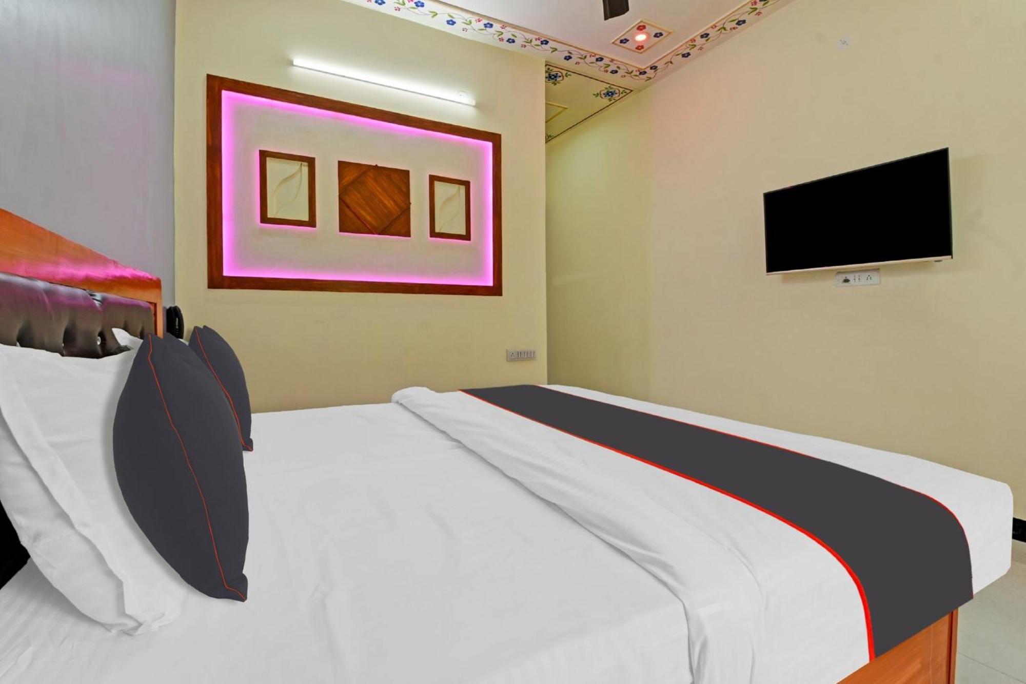 Hotel Collection O Imperial Palace Jaipur