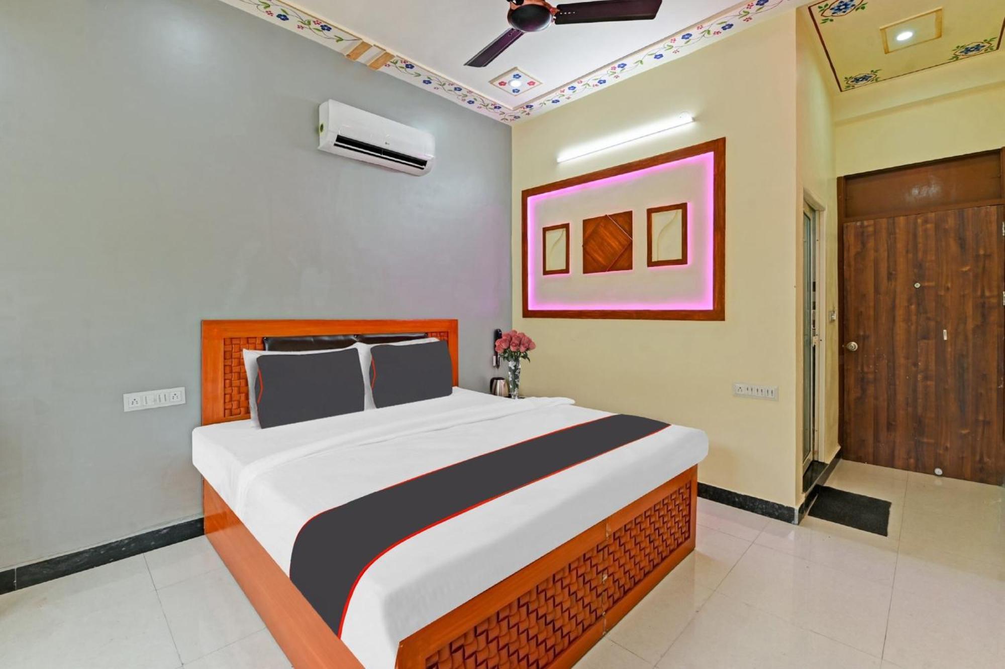 Collection O Imperial Palace Hotel Jaipur