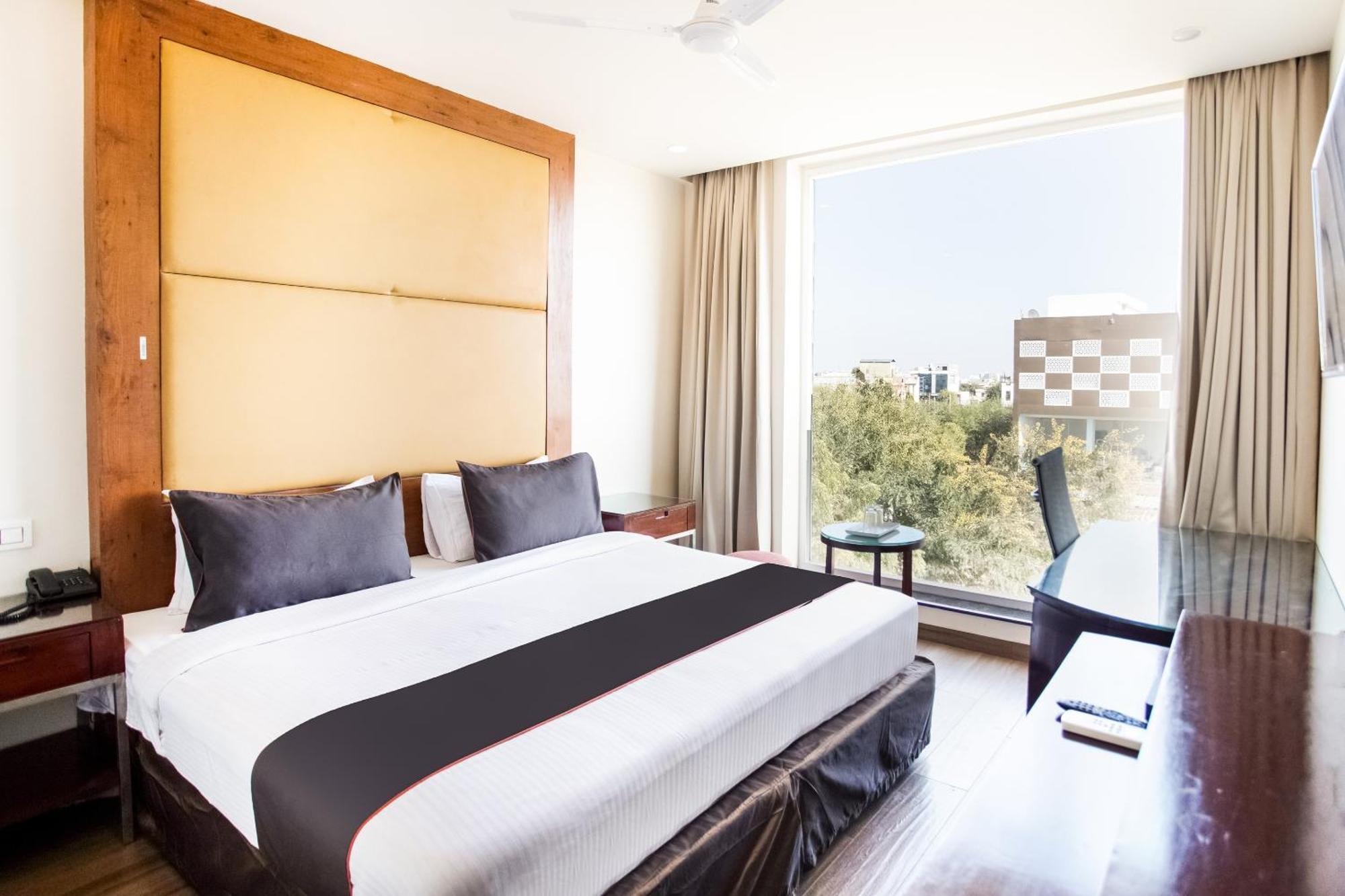 Collection O Good Times Boutique Hotel 4*