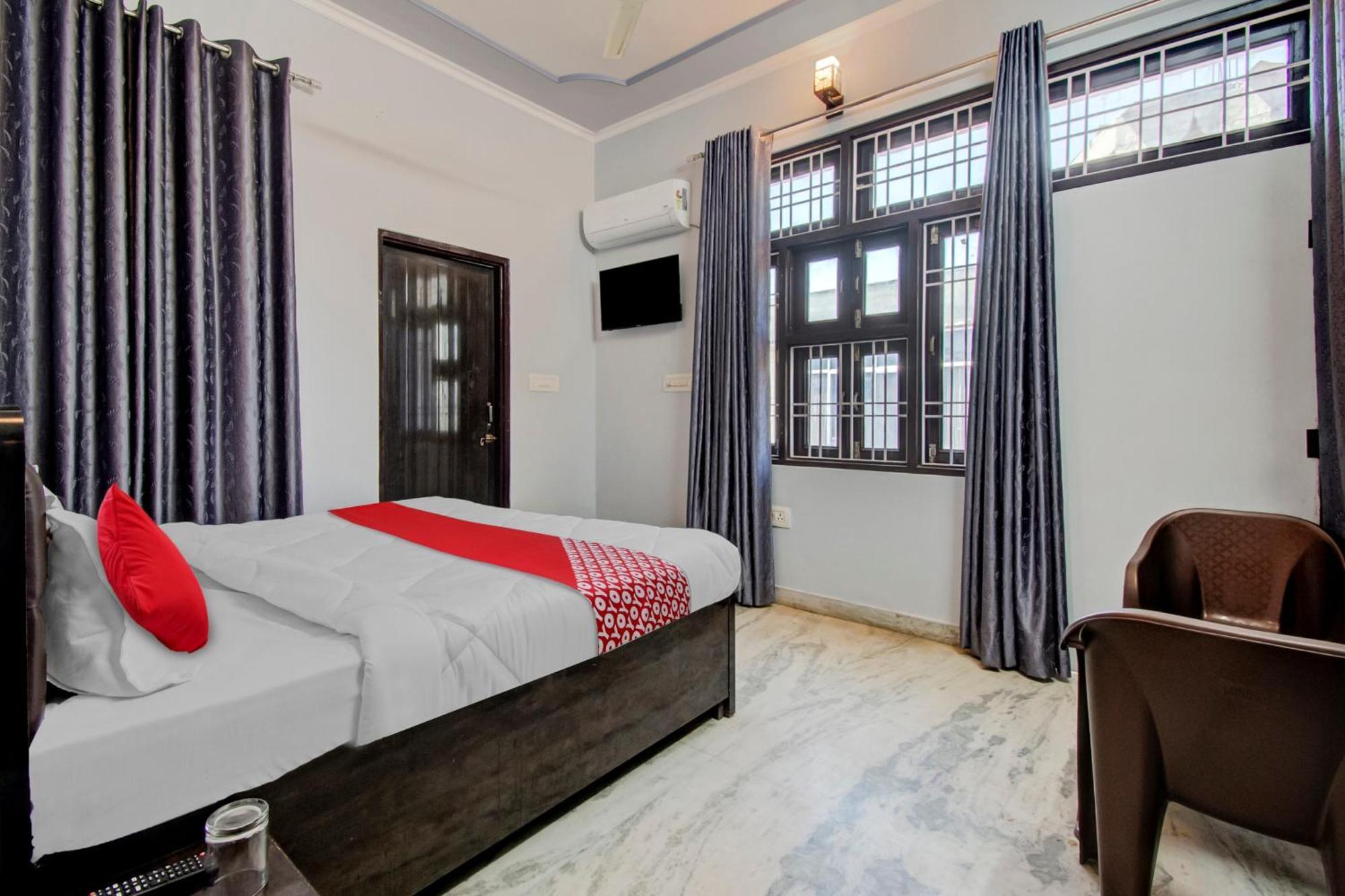 Hotel Oyo Flagship 81130 Vanya 3*
