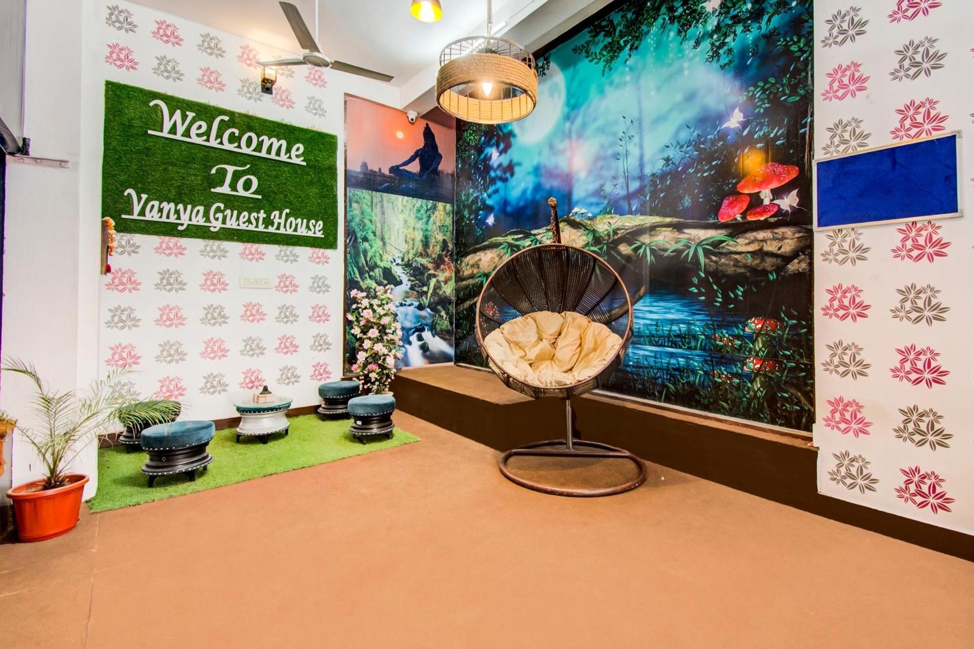 Oyo Flagship 81130 Vanya Hotel 3*