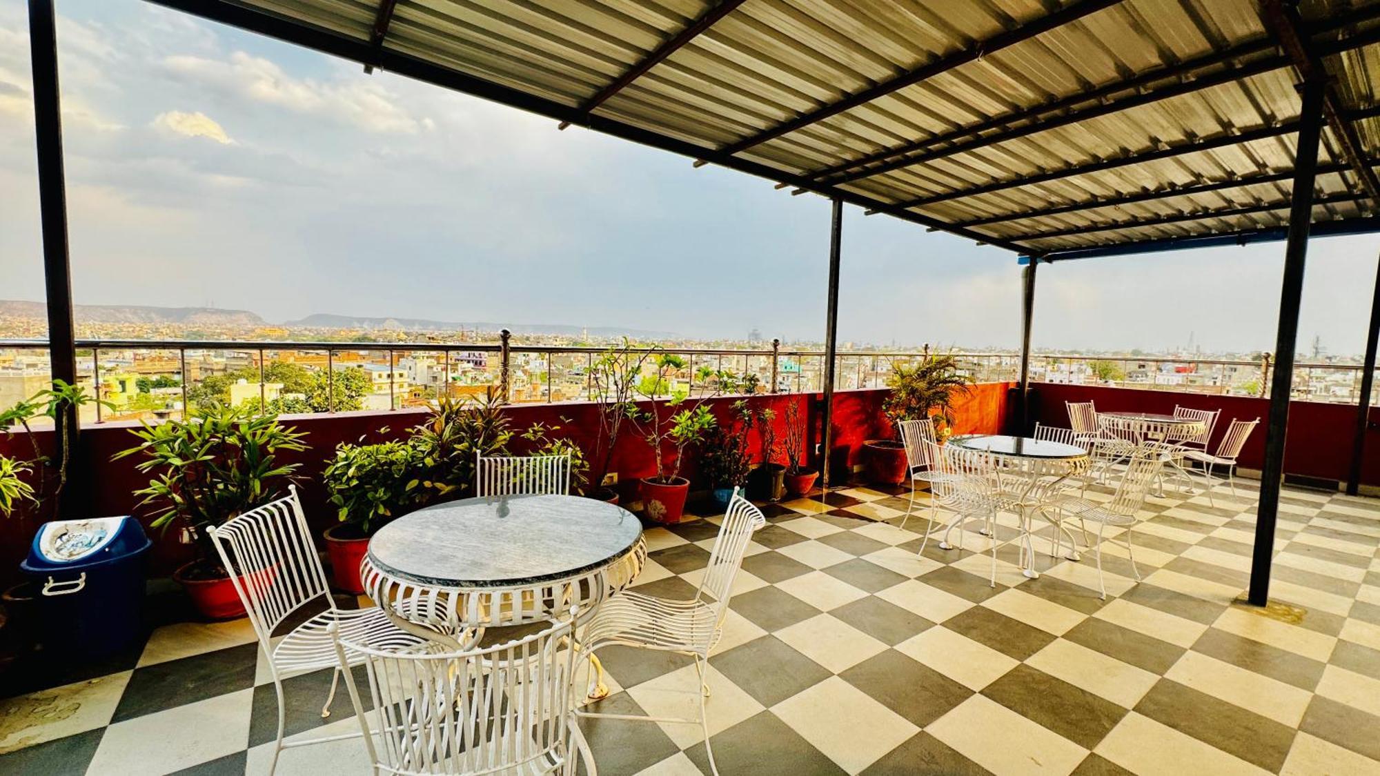 Nahargarh Palace 2*