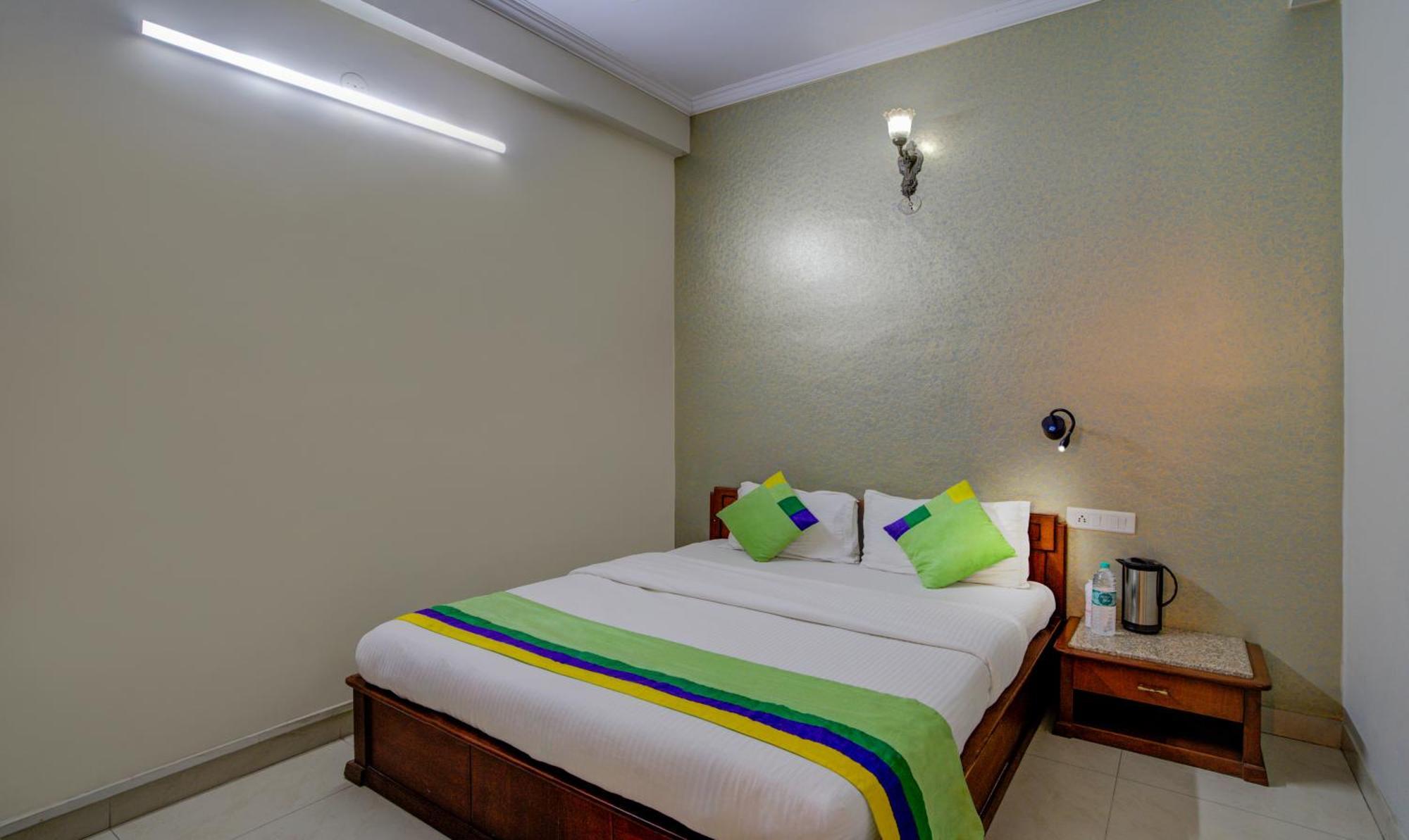 Treebo Bliss Hotel 3*