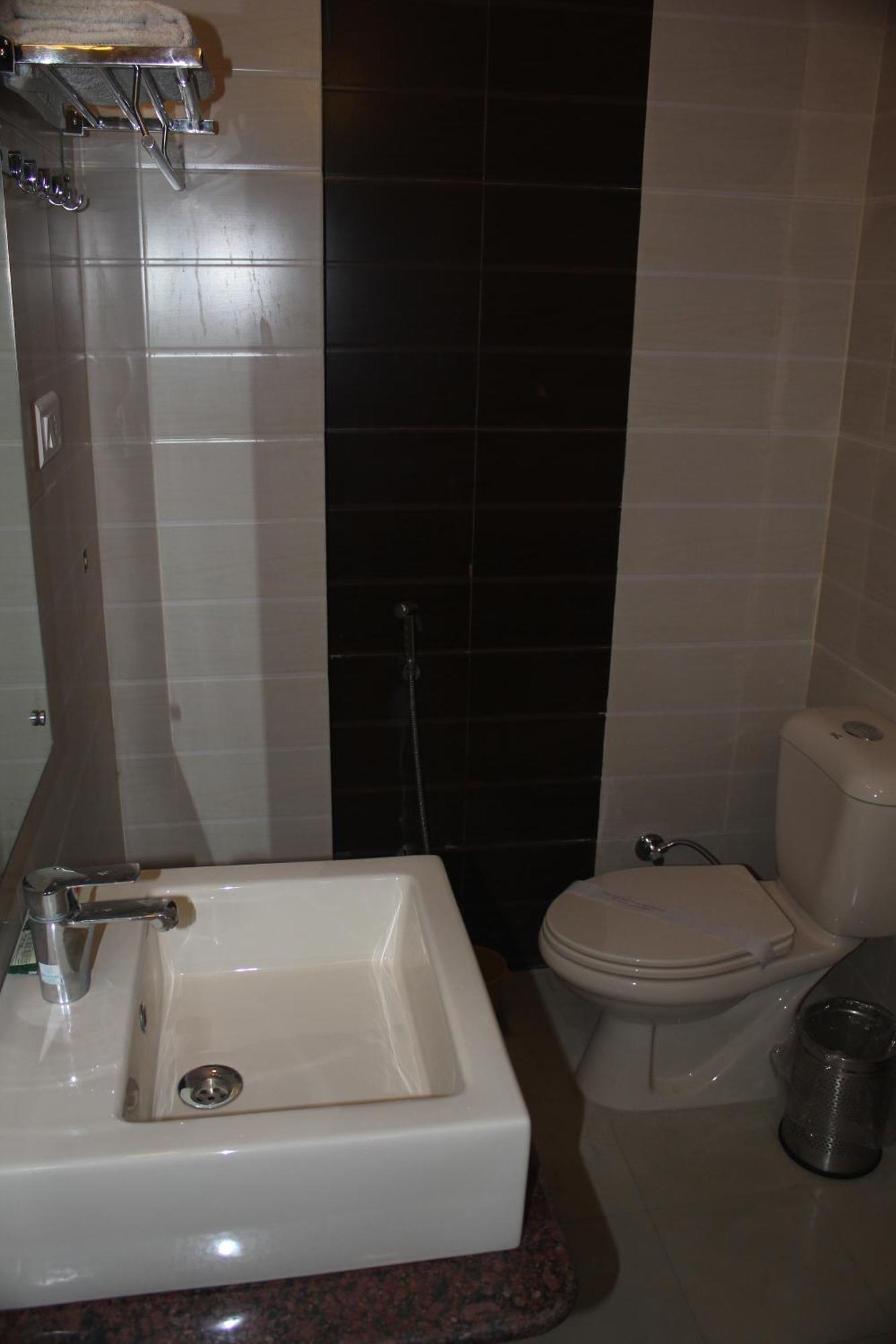 Hotel Savi Regency 2*