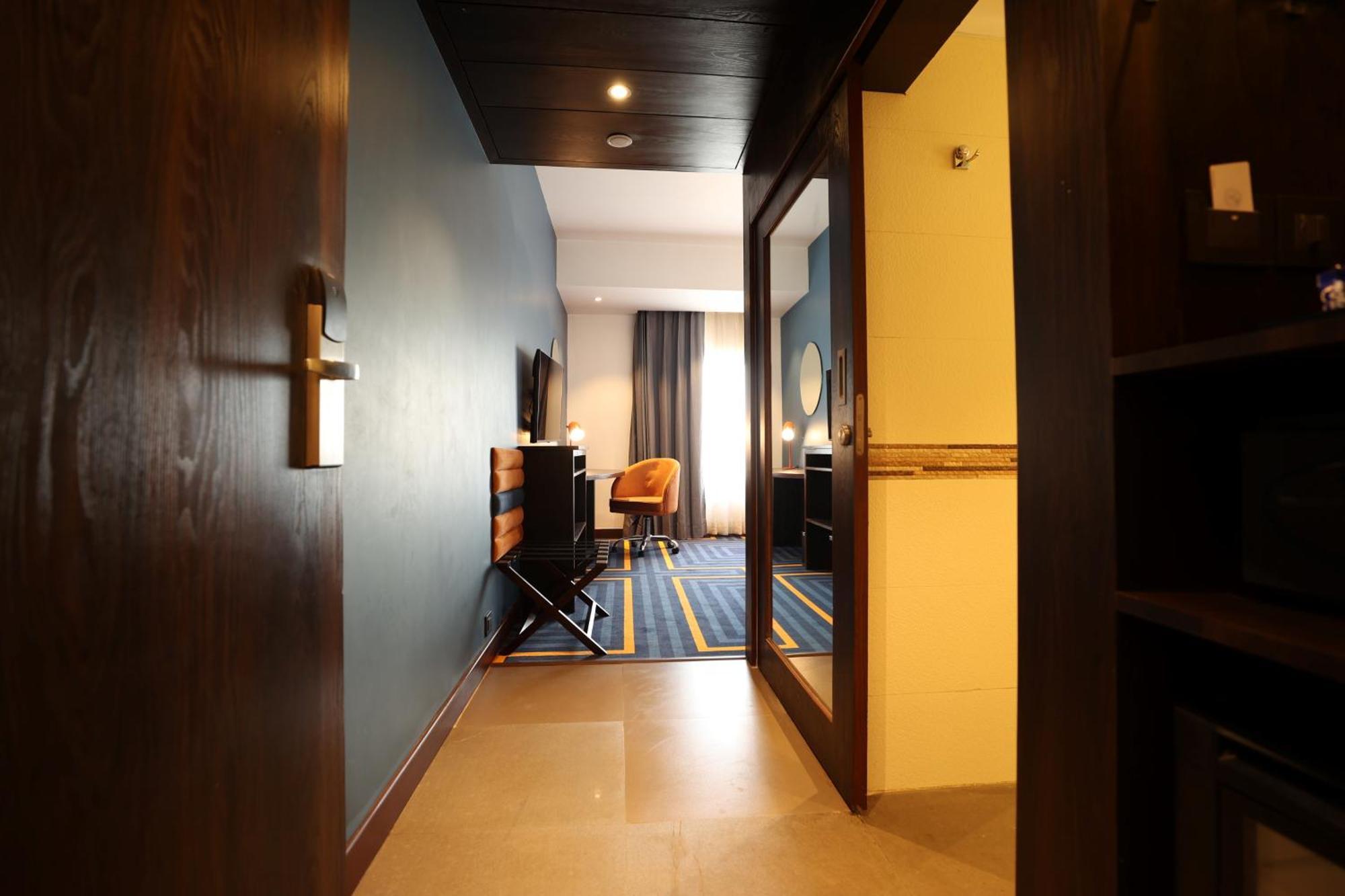Hotel Express & Gopalpura Jaipur