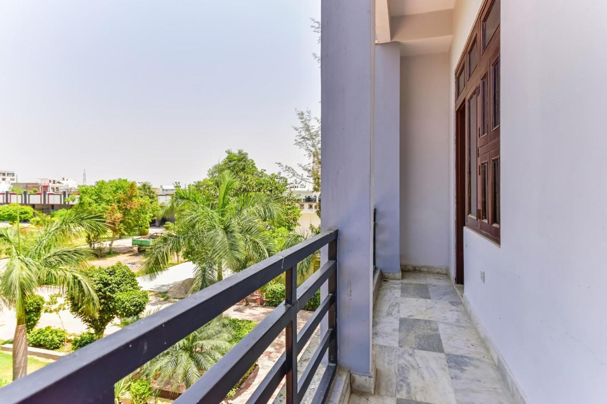 O S R Hotel Jaipur