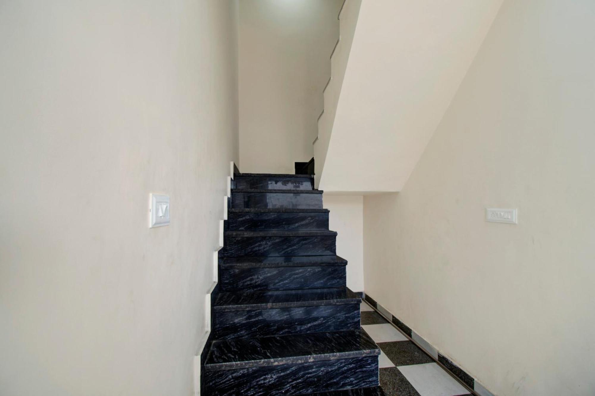 Hotel O Rj -