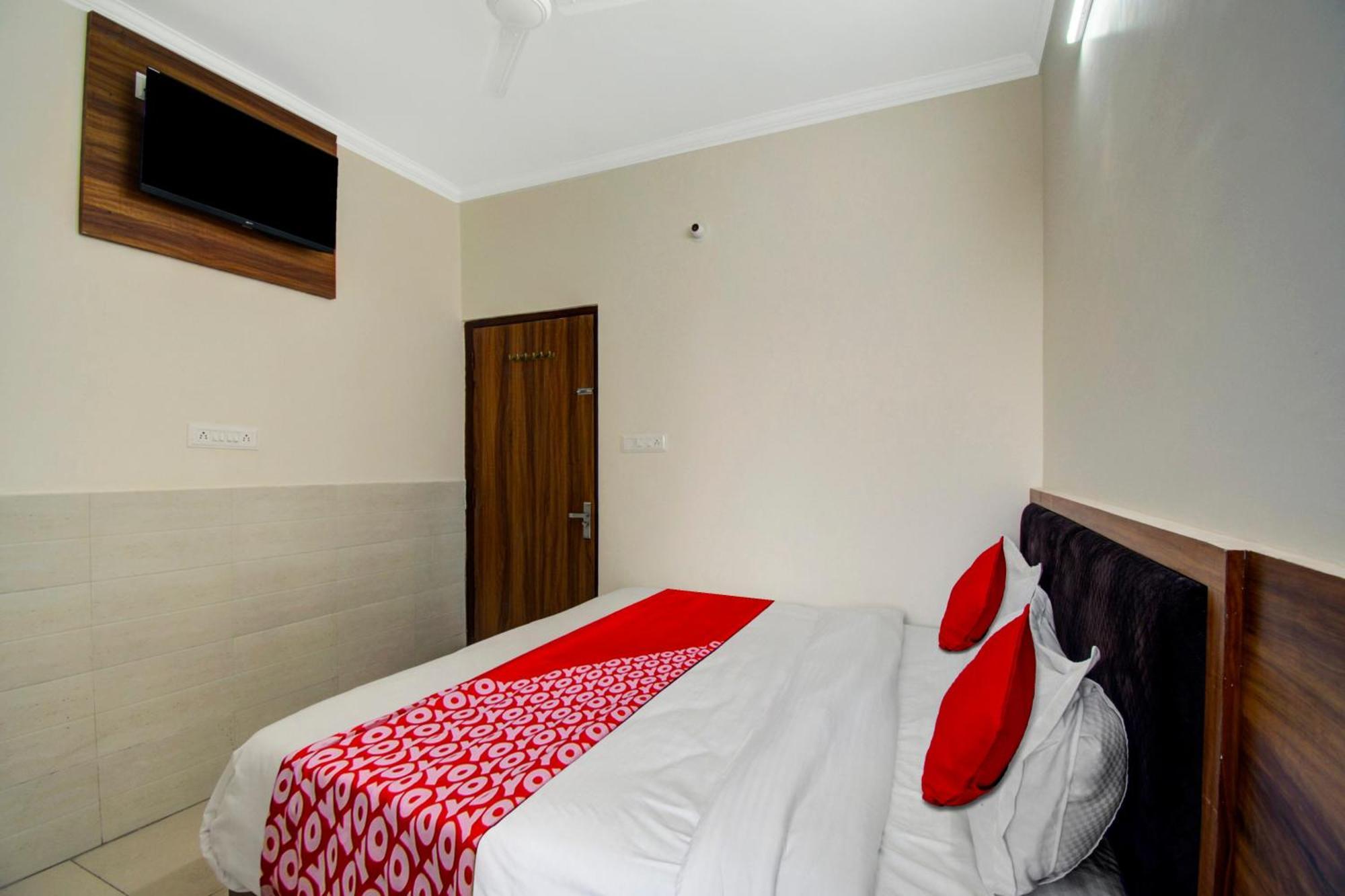 Hotel O Rj - 3*