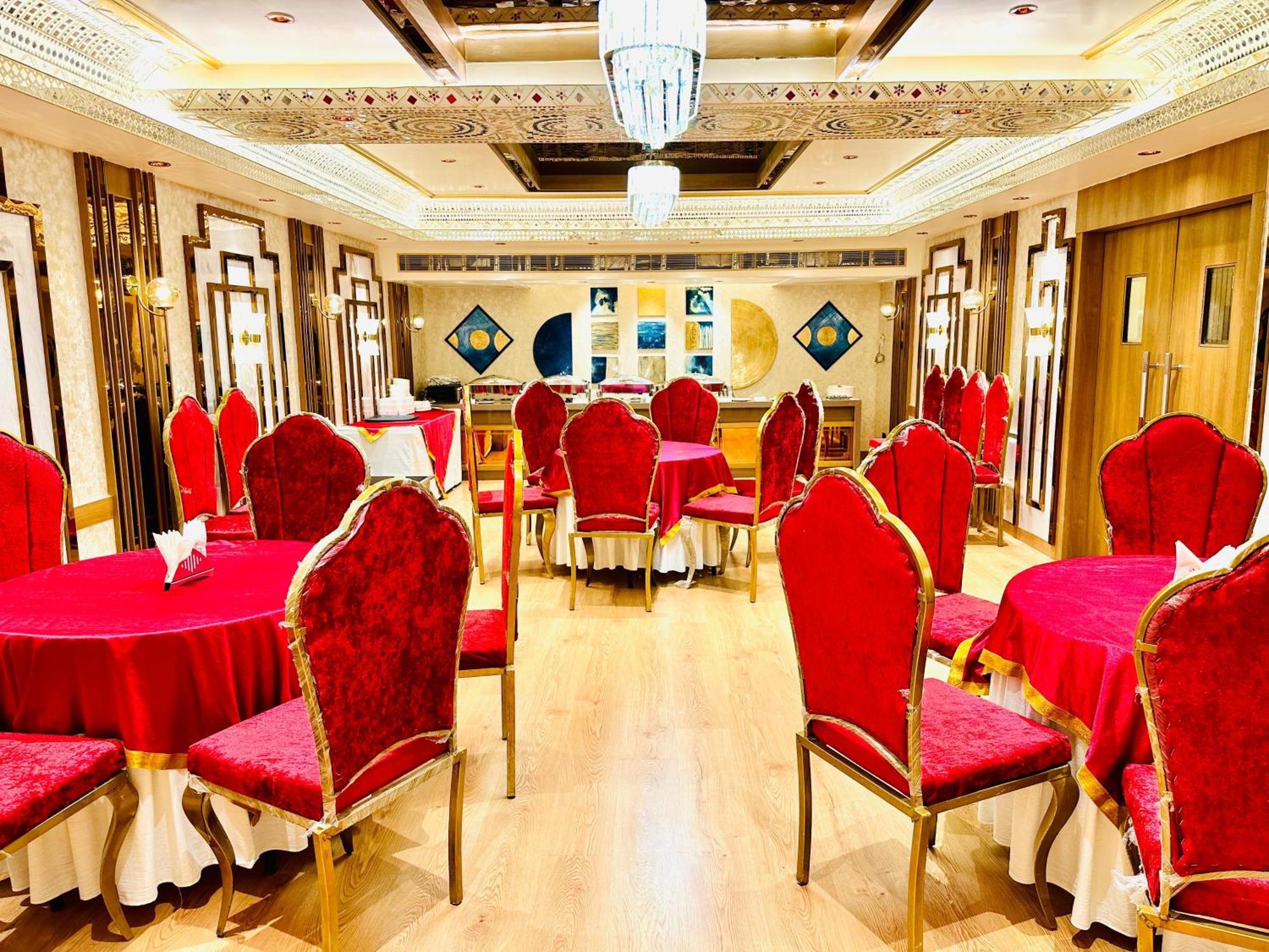 Safari Hotel