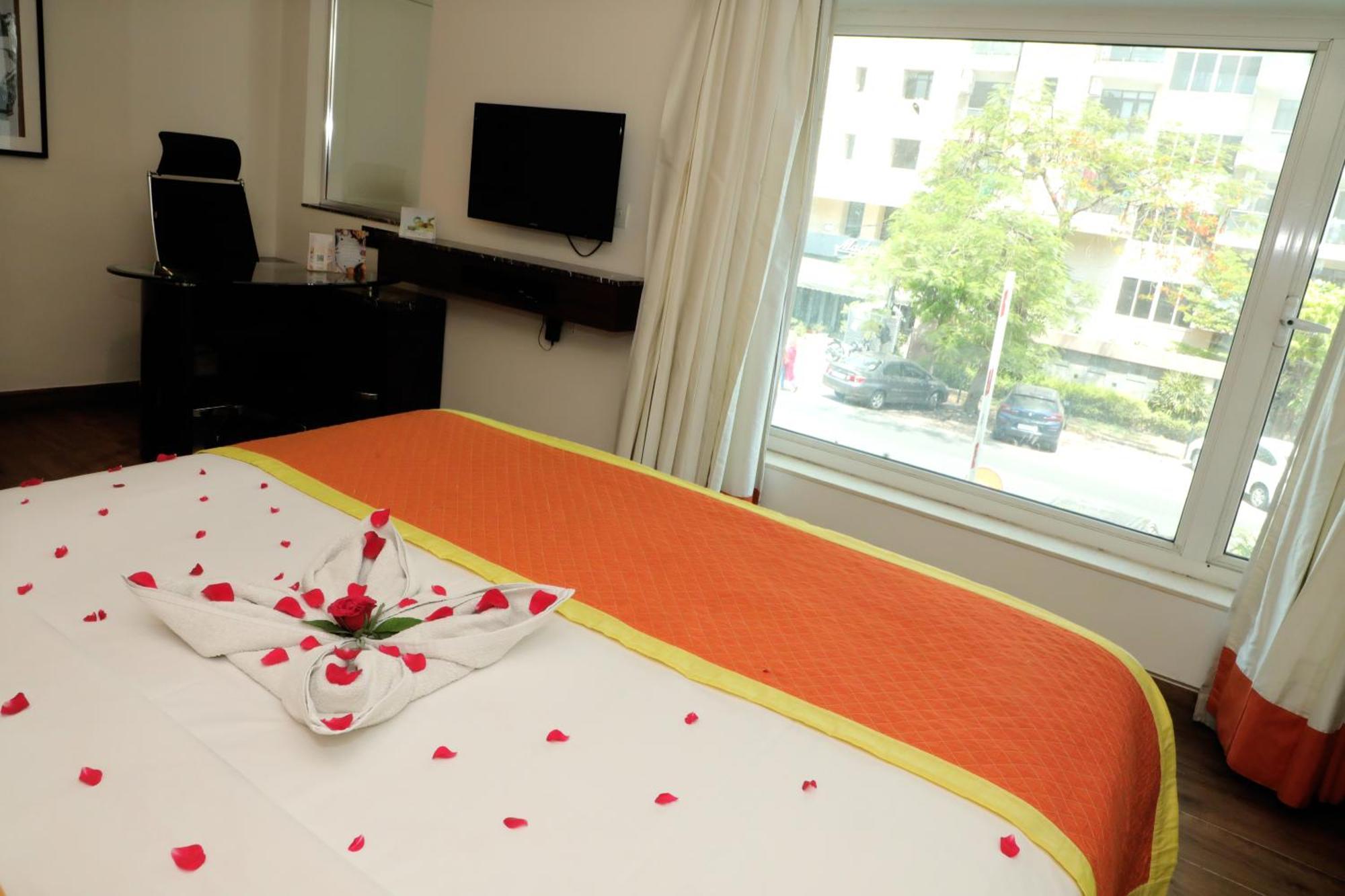 Hotel Zone By The Park , Bani Park