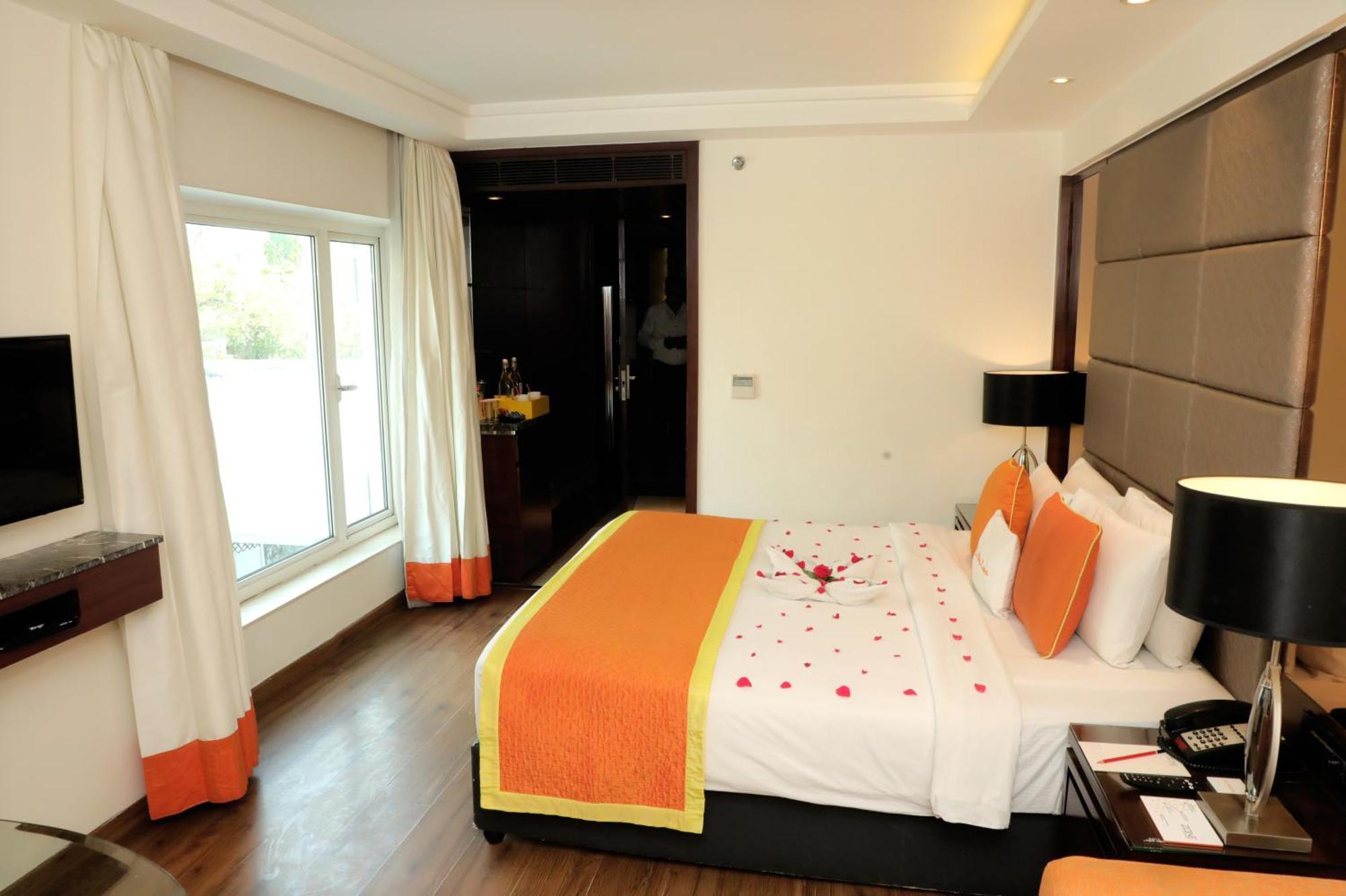 Zone By The Park , Bani Park Hotel 4*