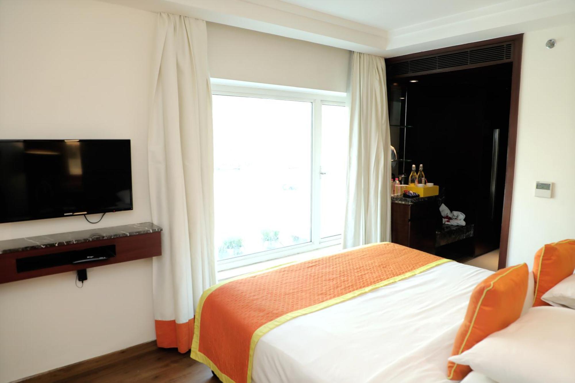 Zone By The Park , Bani Park Hotel 4*