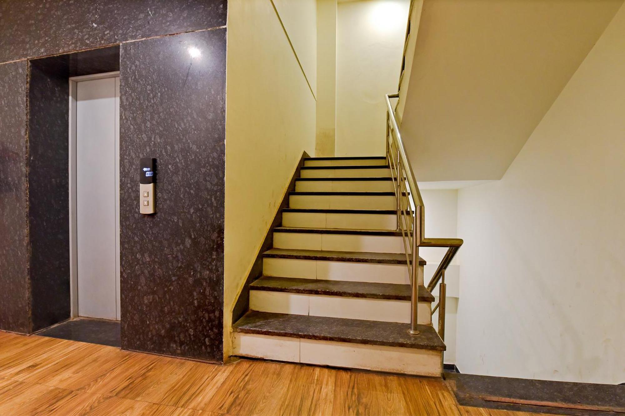Super Townhouse 79651 Townhouse Oth Buddhi Hotel 3*