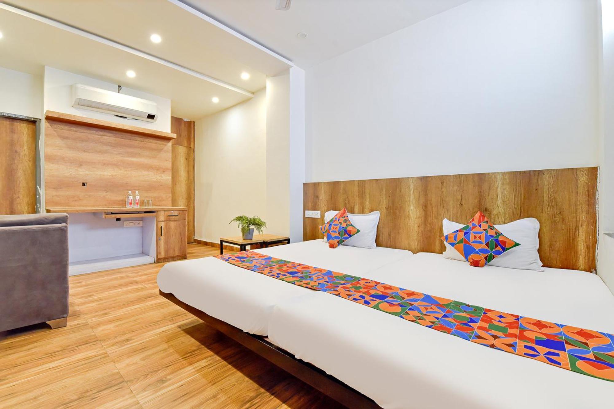 Super Townhouse 79651 Townhouse Oth Buddhi Hotel Jaipur