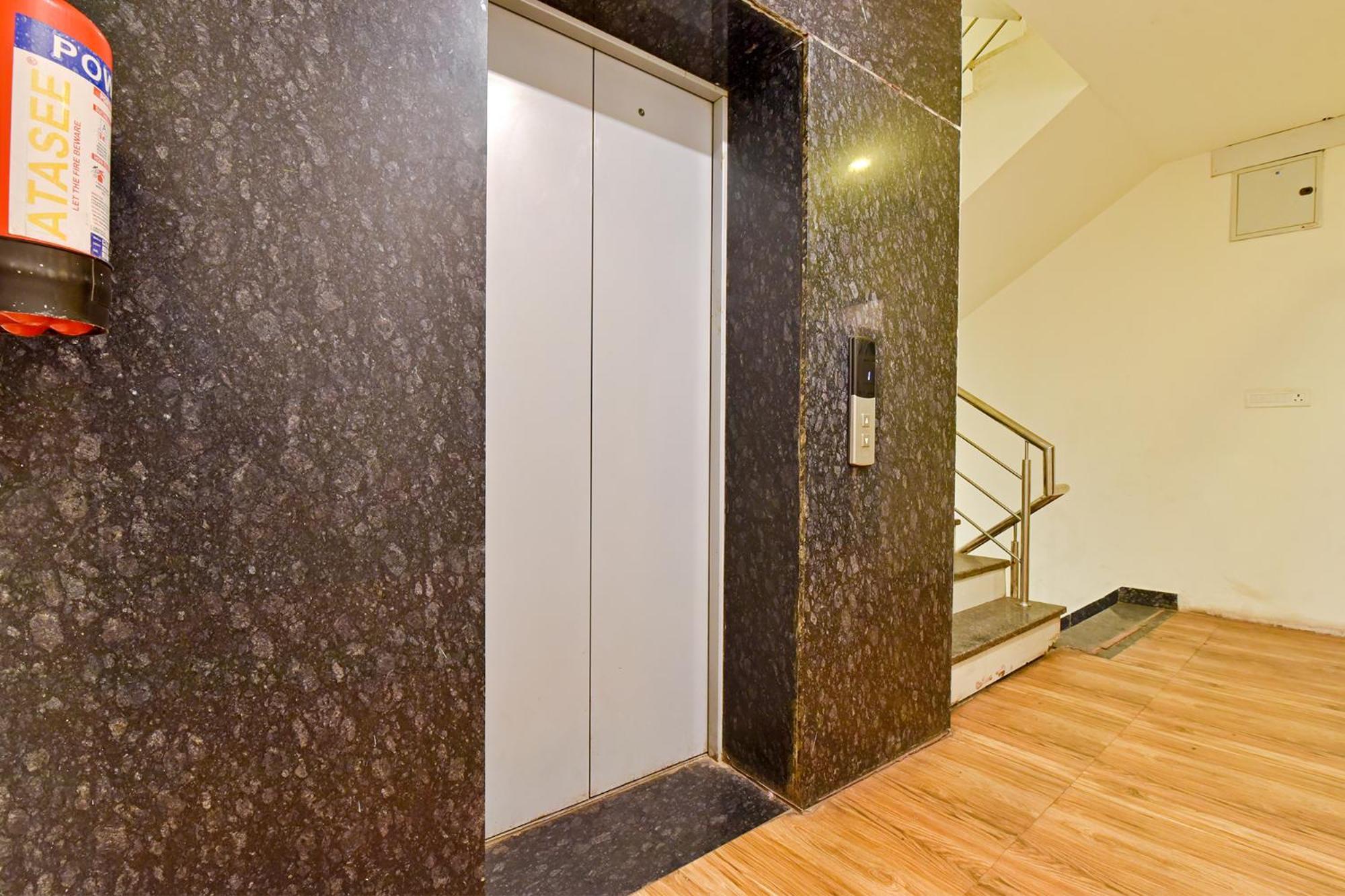 Hotel Super Townhouse 79651 Townhouse Oth Buddhi