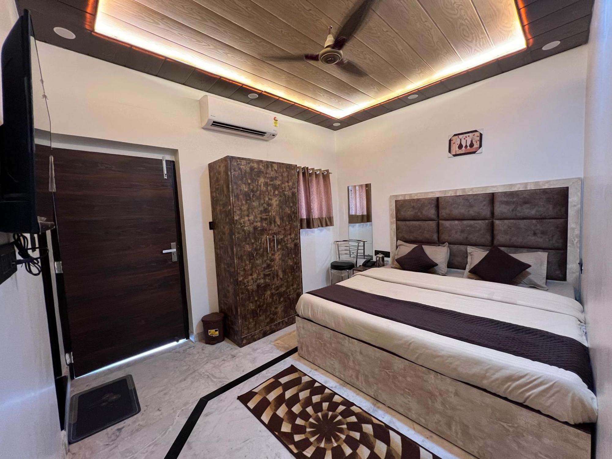 Govindam Royal 2*