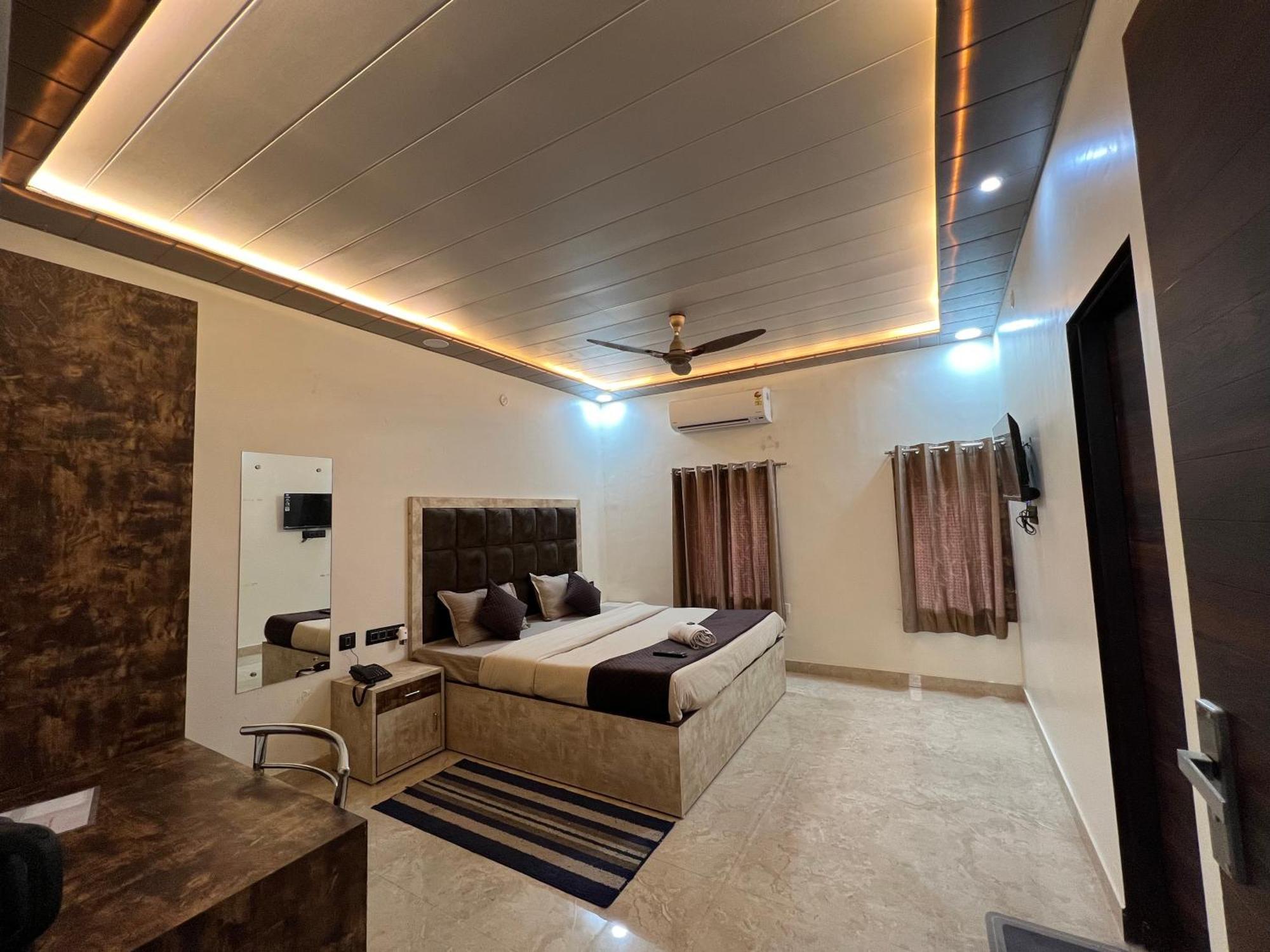 Govindam Royal Hotel