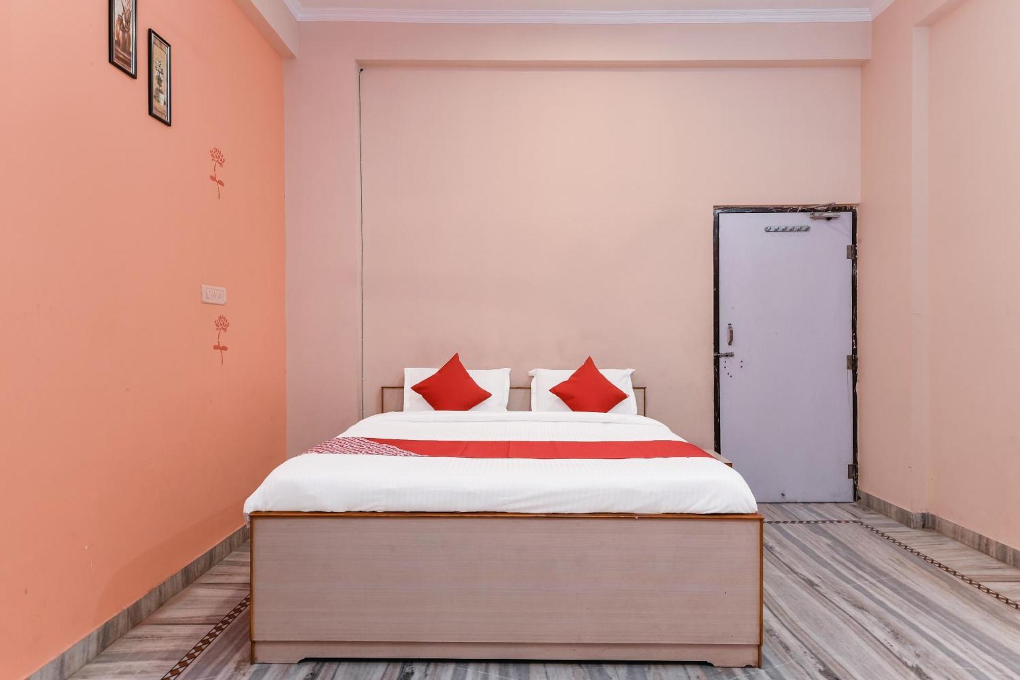 Oyo Flagship 30930 Jaipur