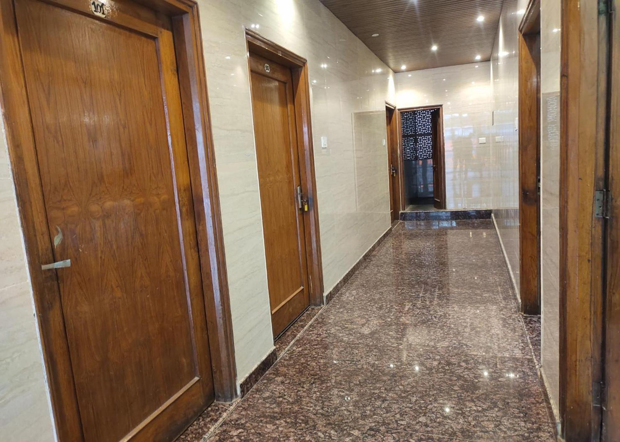 Purohit Hotel