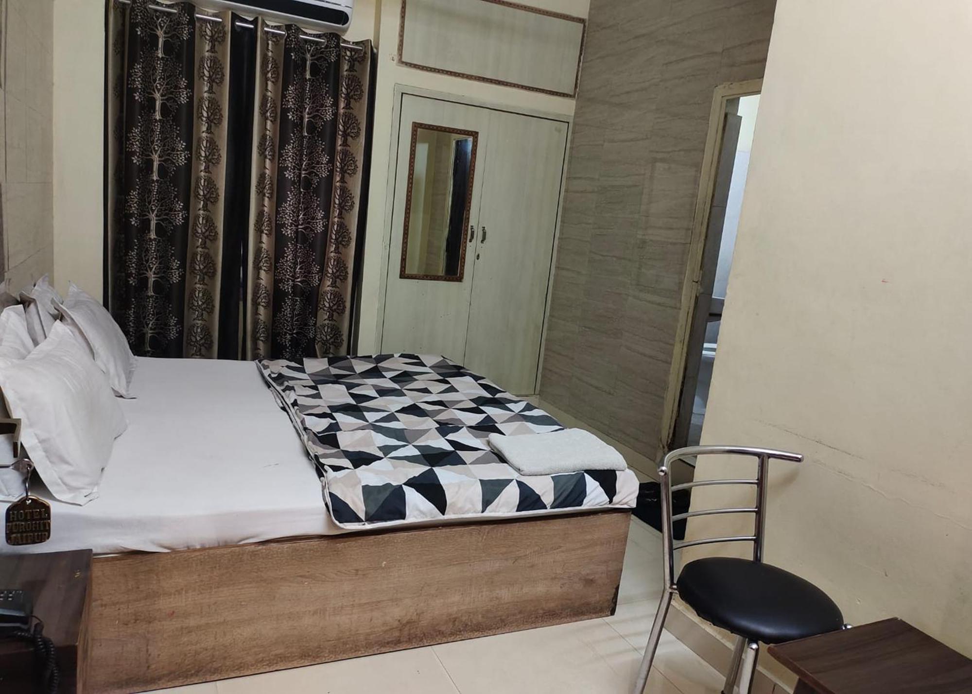 Hotel Purohit 4*