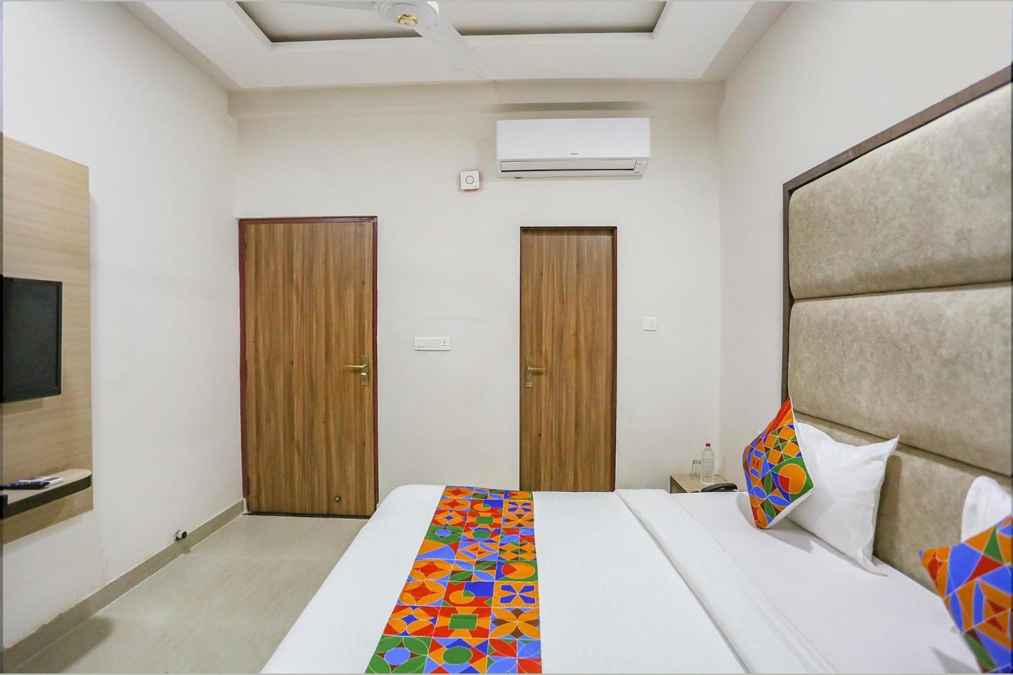 Fabhotel Season Park 2 3*