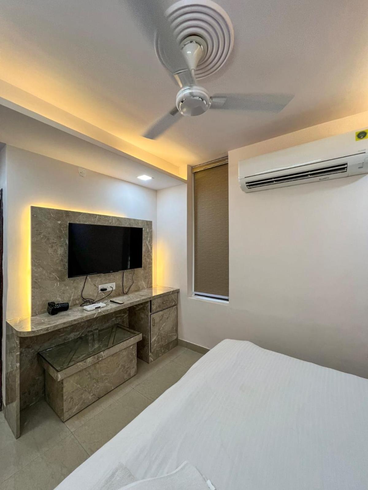 Surya Mani 3*