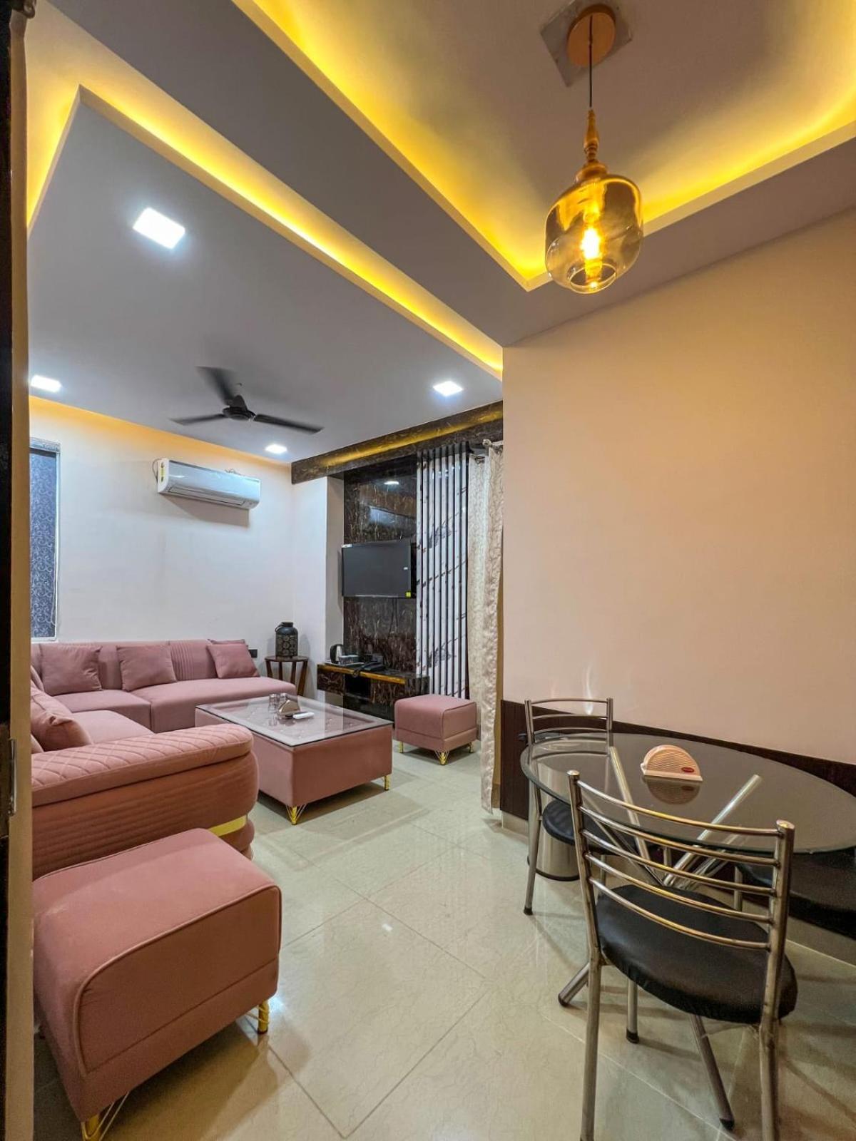 Surya Mani Hotel 3*
