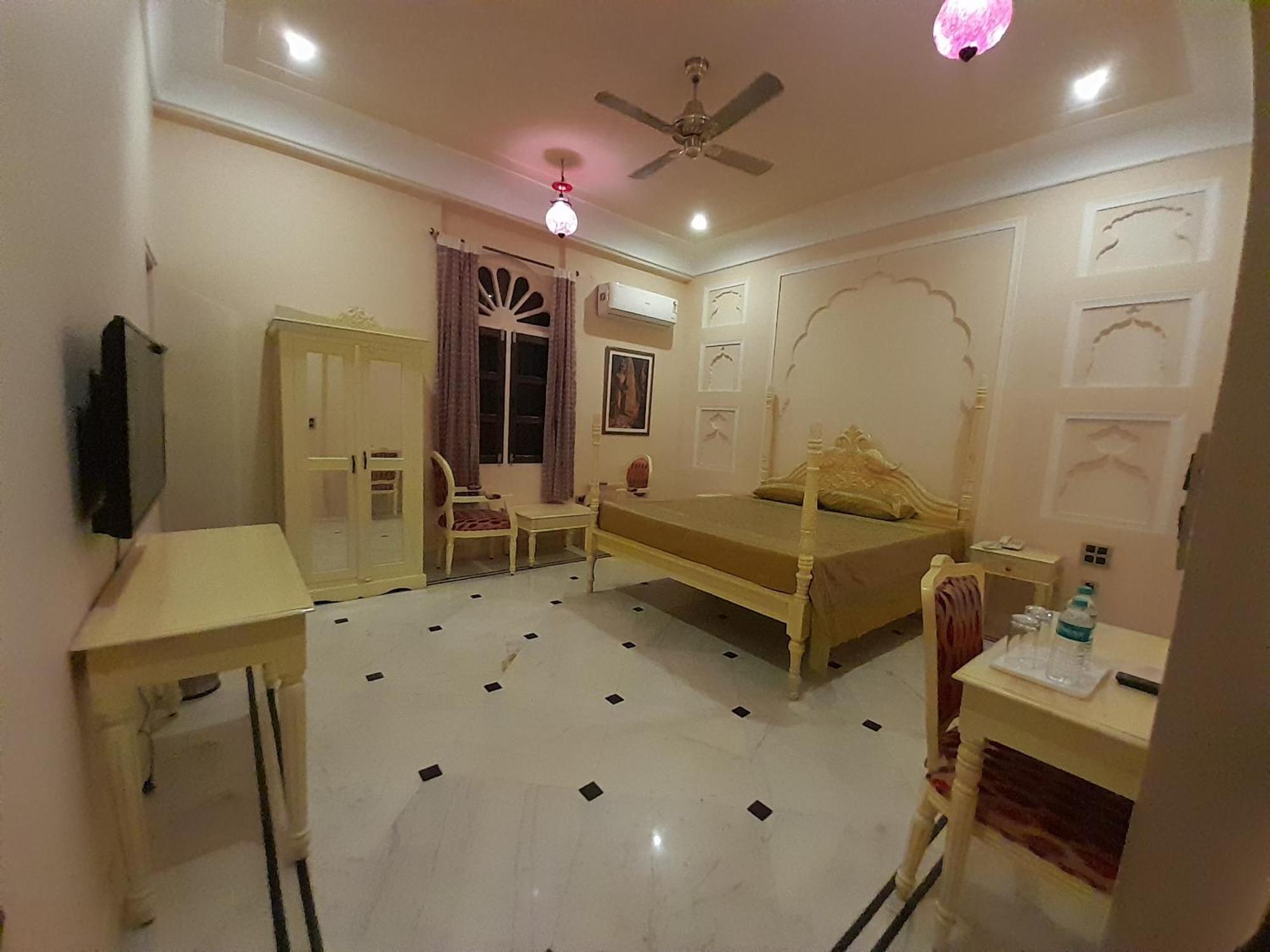 Raj Rajeshwari Haveli Hotel