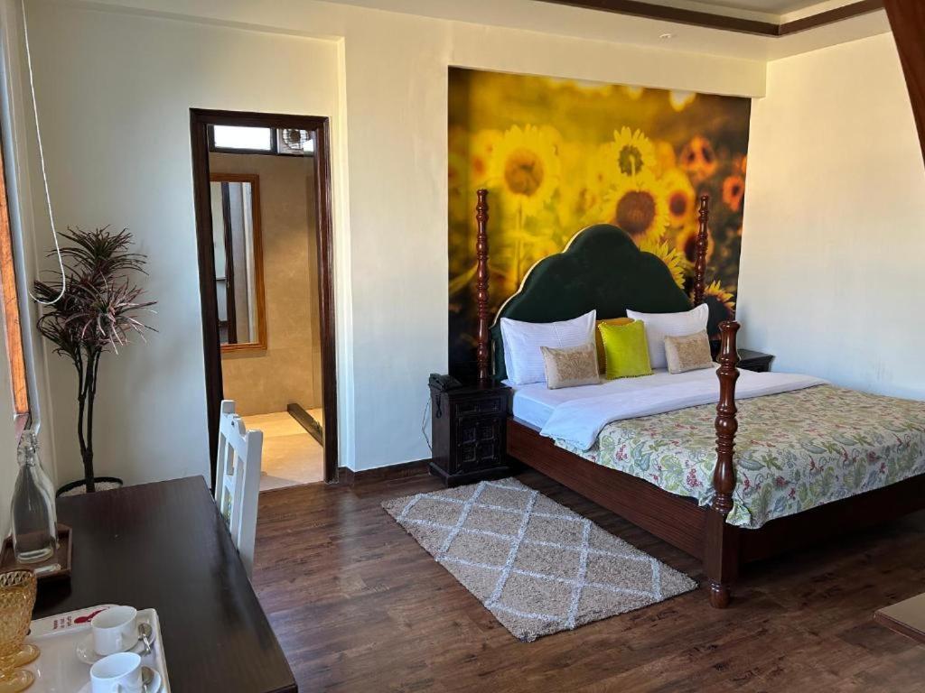 Gulmohar Mansion - A Boutique Hotel