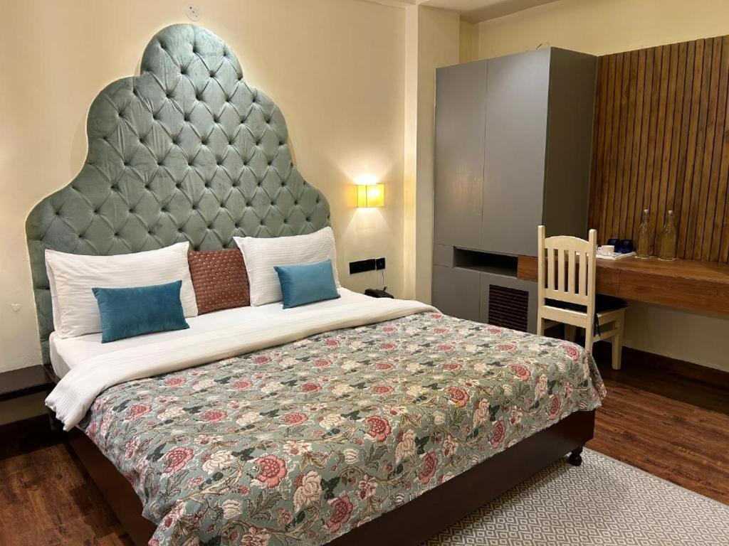 Gulmohar Mansion - A Boutique