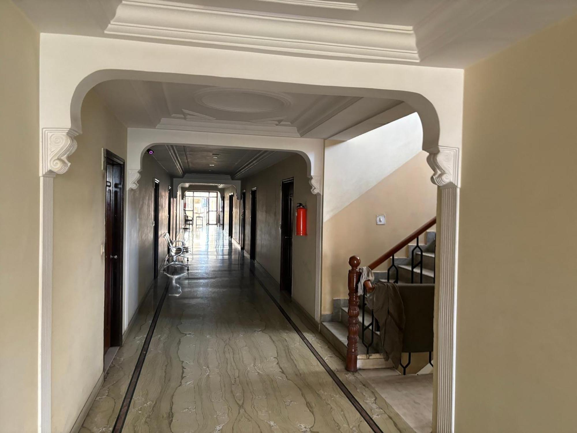 Siddhi Vinayak Station Road Hotel