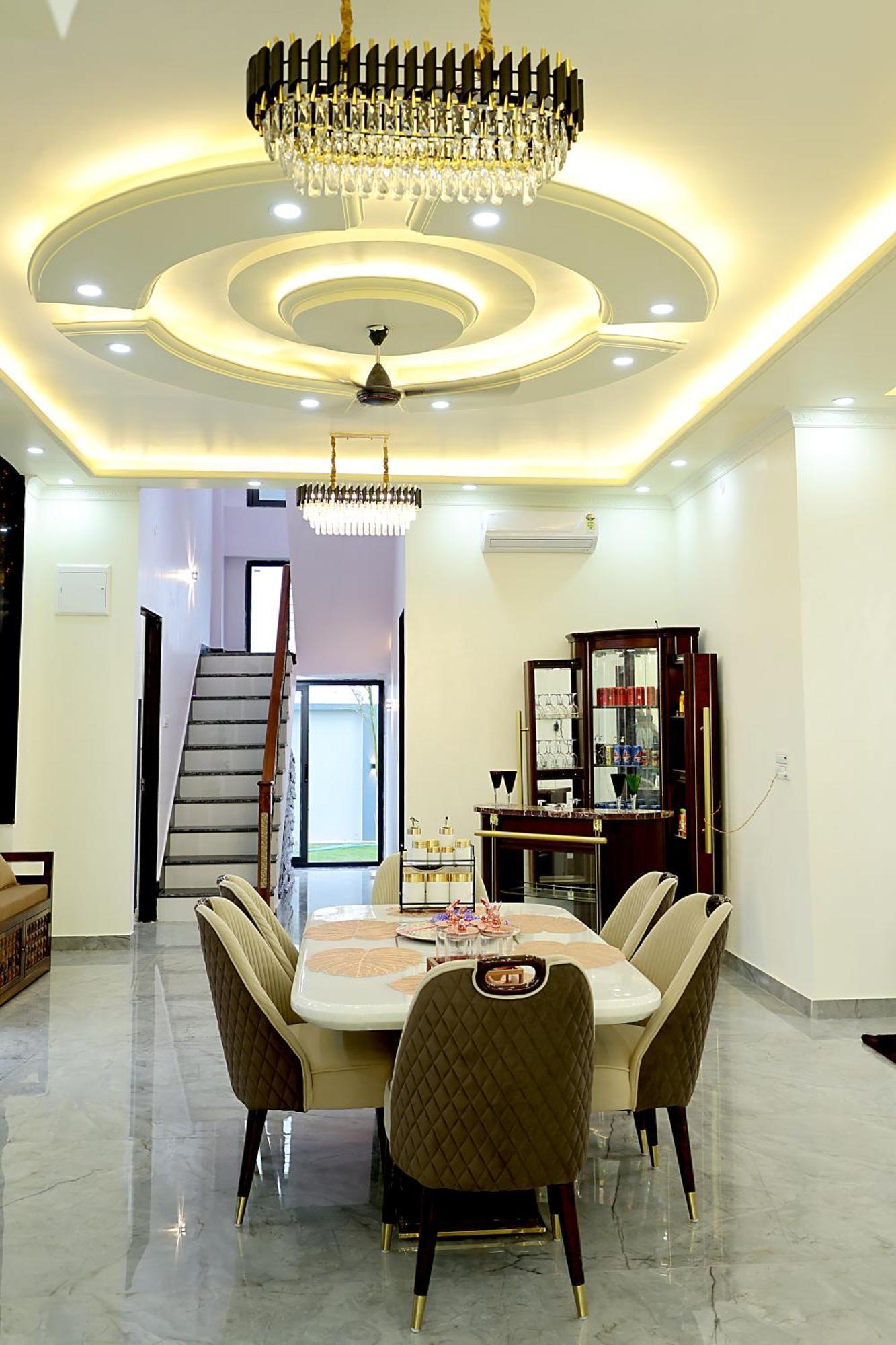 Aura Villa *