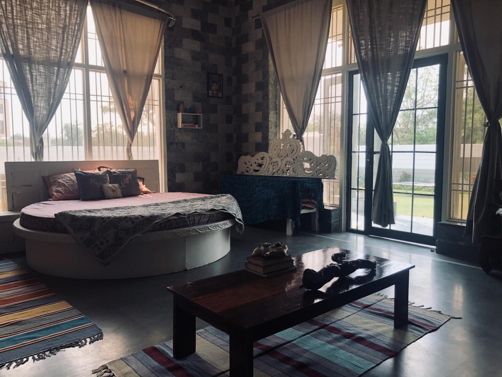Guest house Lush Retreat Private Pool & Garden Villa, *