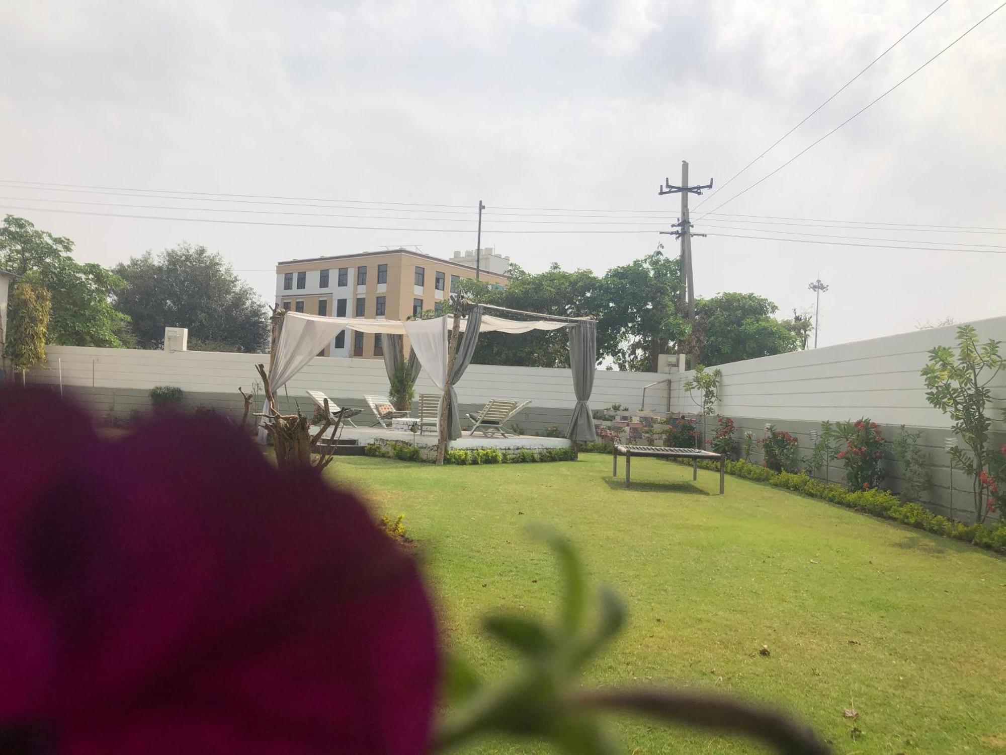 Lush Retreat Private Pool & Garden Villa, Jaipur