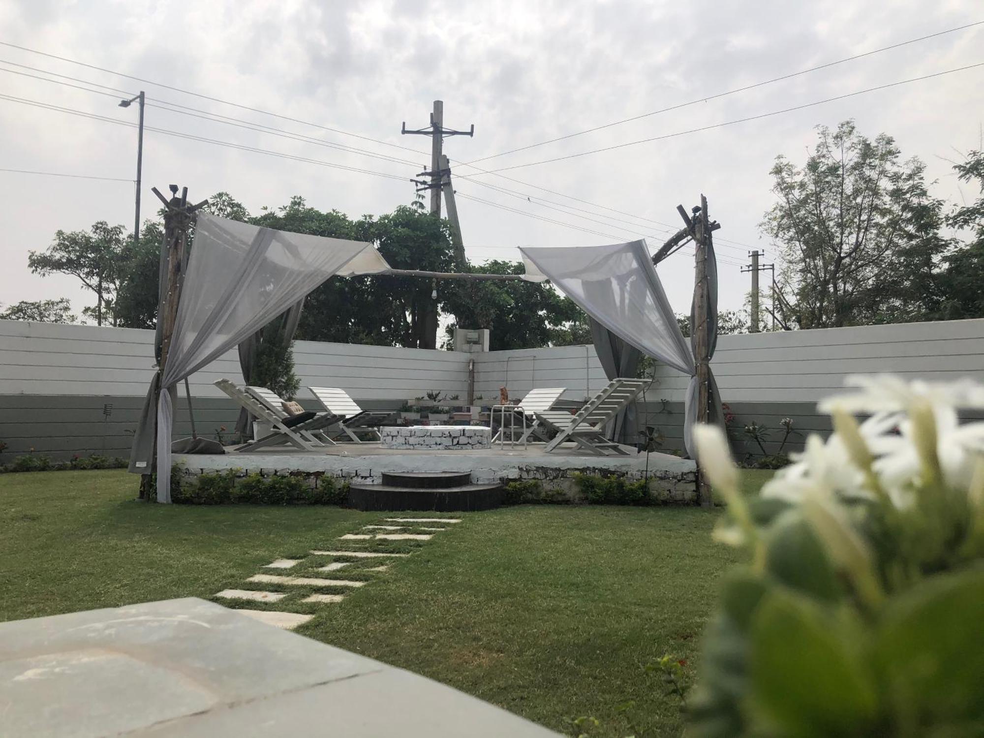 Lush Retreat Private Pool & Garden Villa, * Jaipur