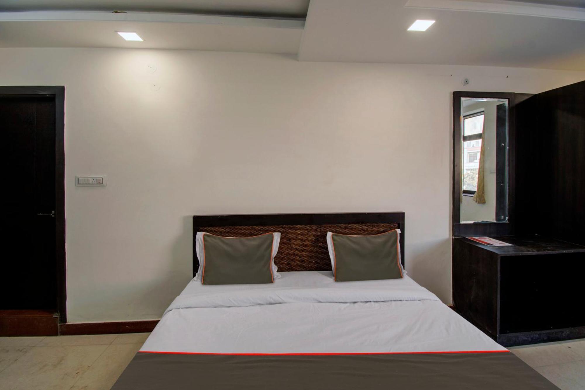 Collection O Sanjay Palace