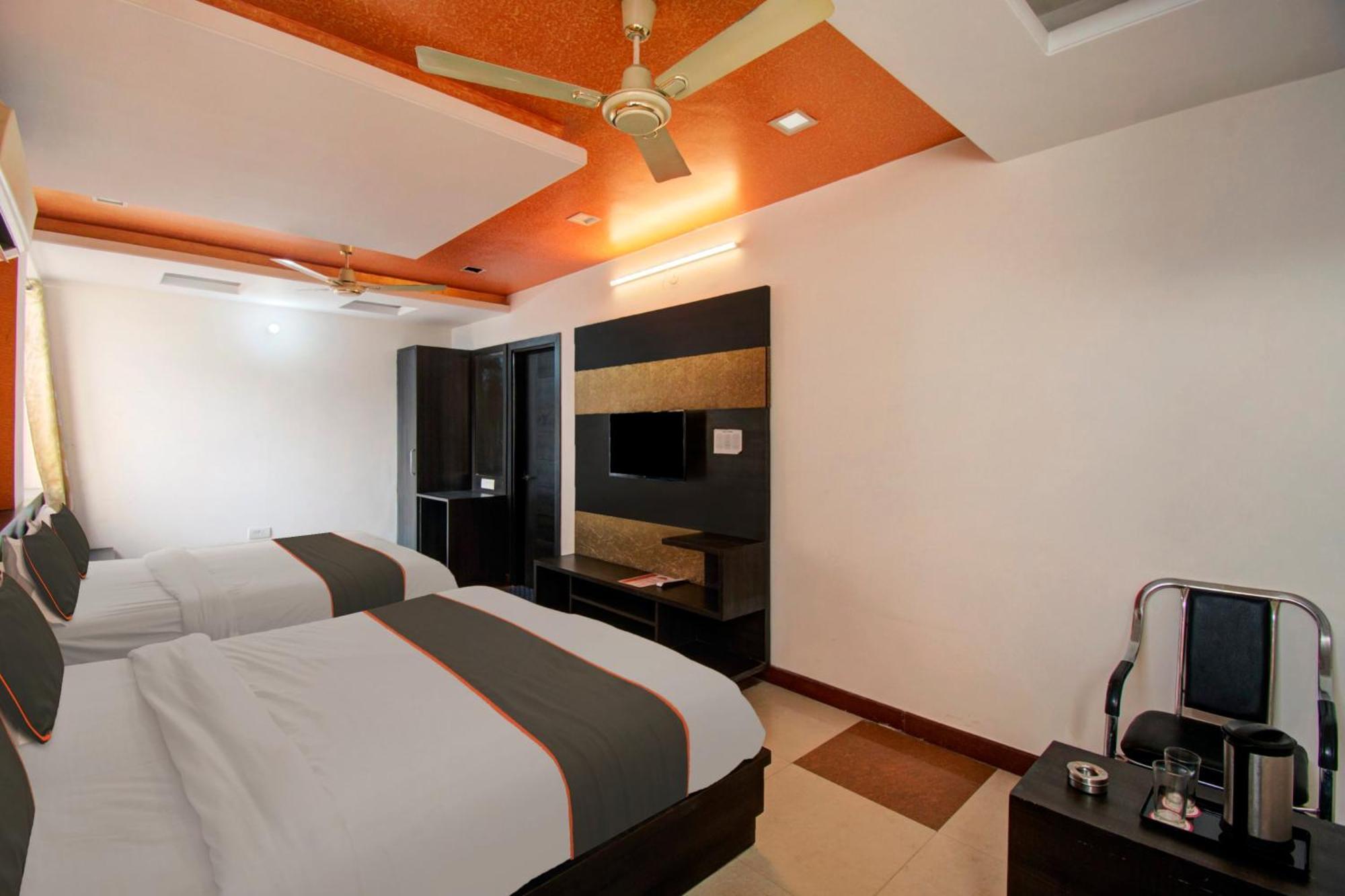 Hotel Collection O Sanjay Palace Jaipur