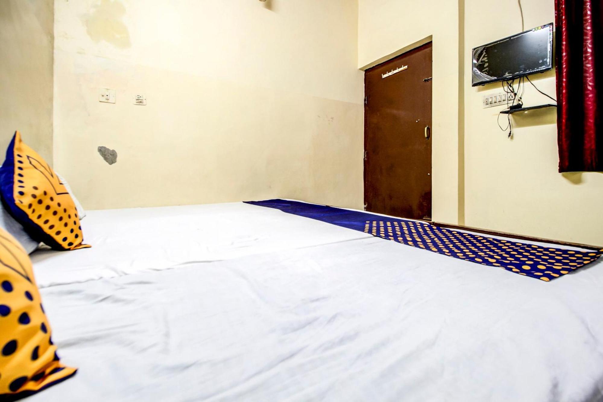 Spot On Govindam Palace 2*
