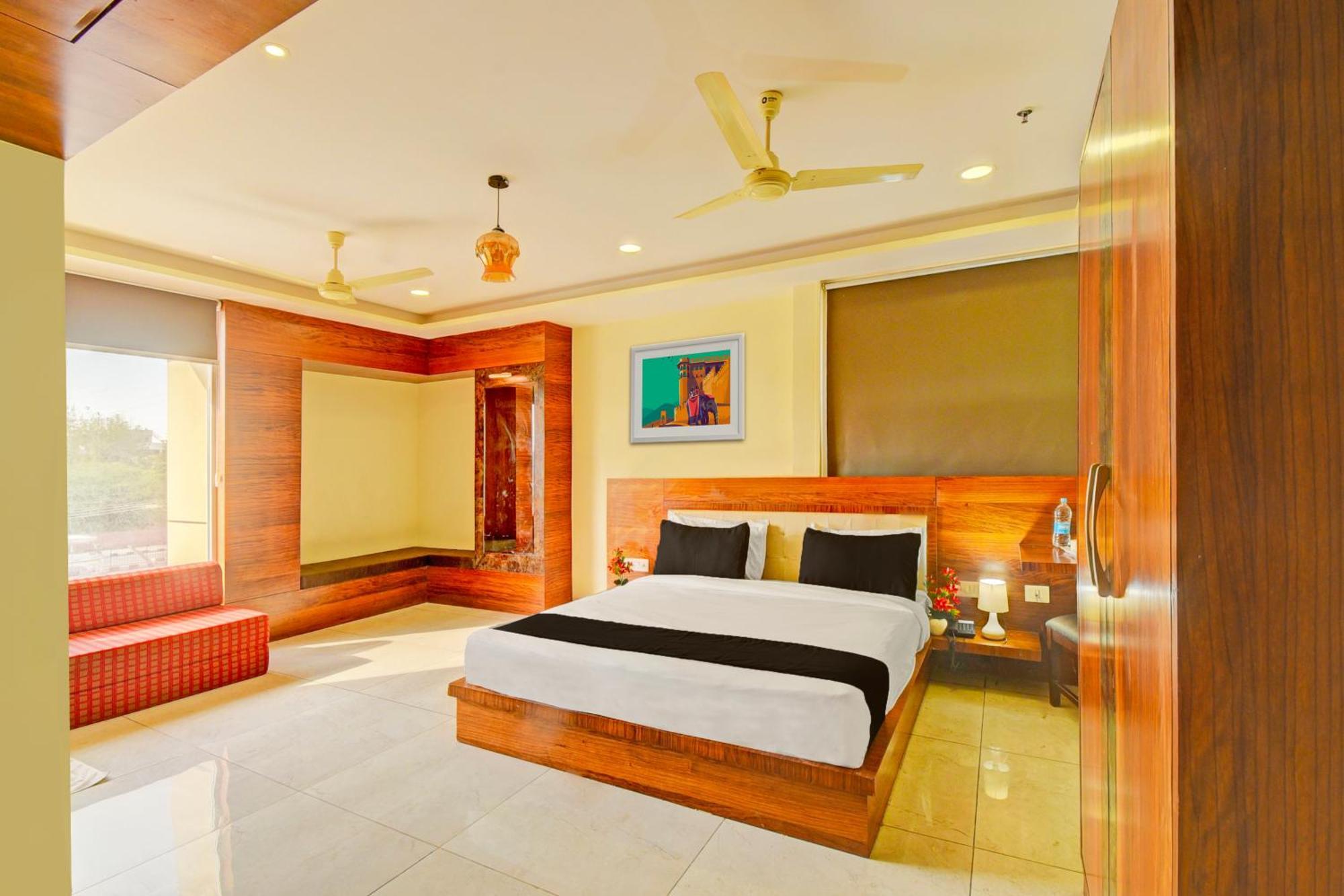 Golden Eagle By Wizowll Group Of And Banquet 4* Jaipur