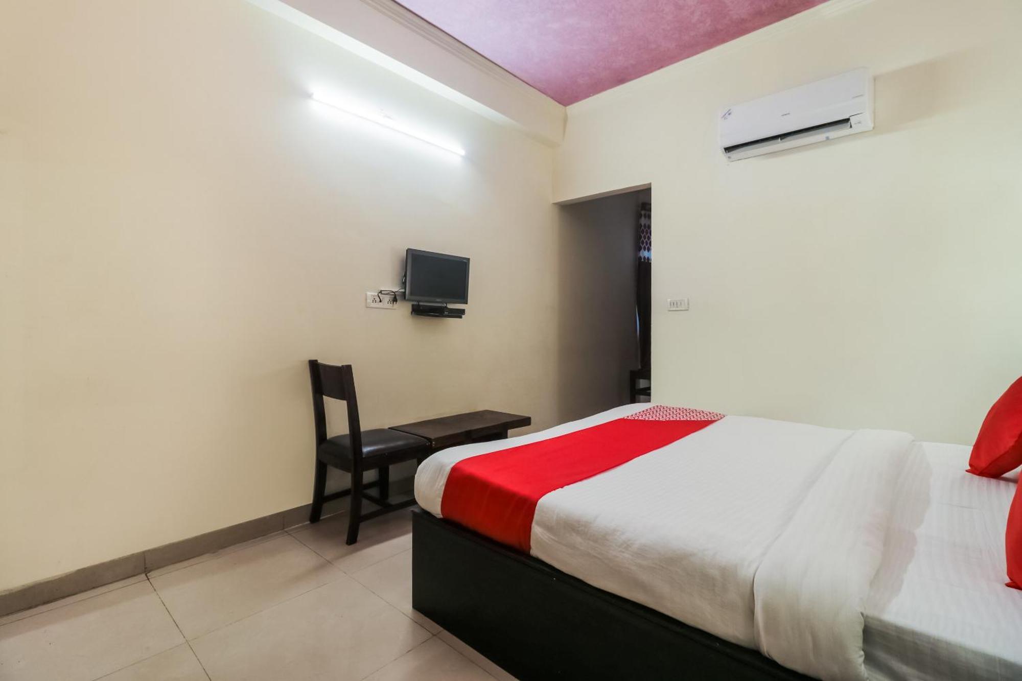 Townhouse Palm's Hotel