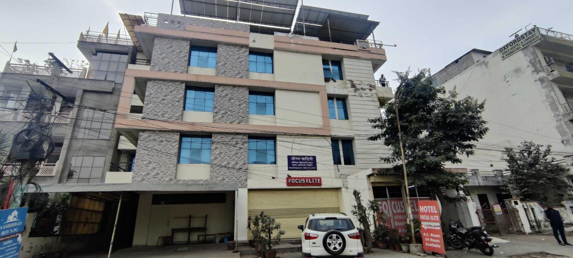 Hotel O Focus Elite 3*