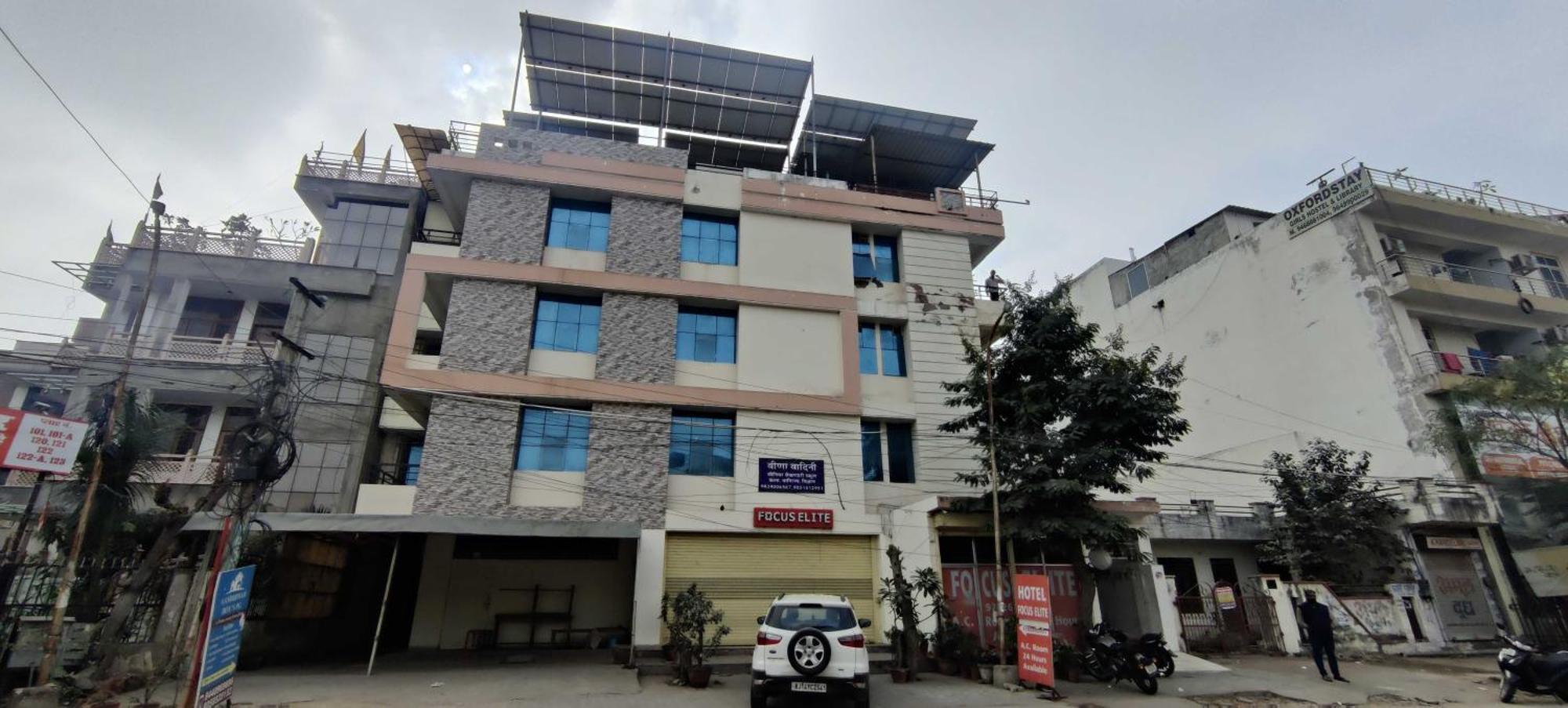 Hotel O Focus Elite 3*
