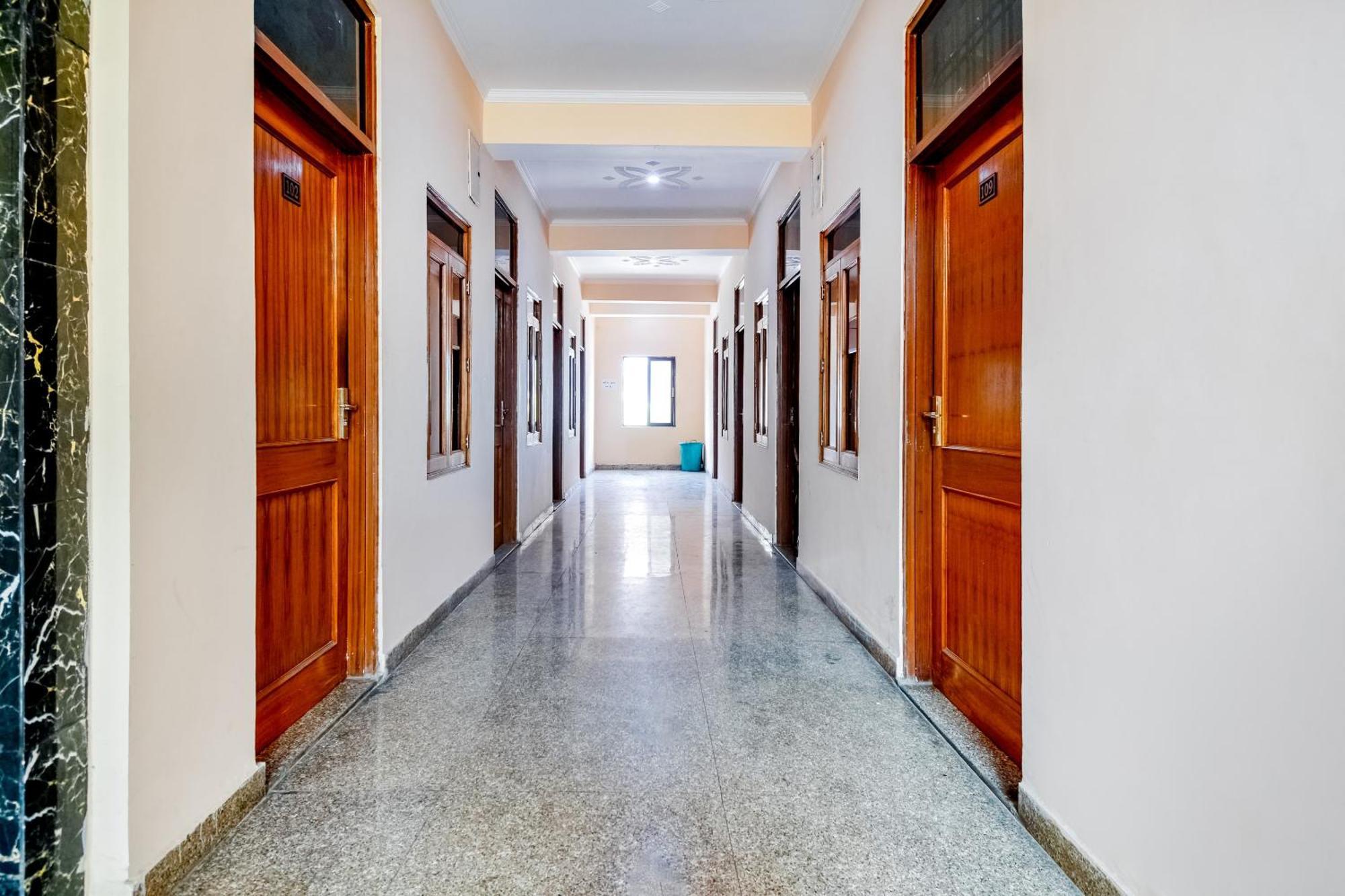 Hotel O Shri Ganesham 3*