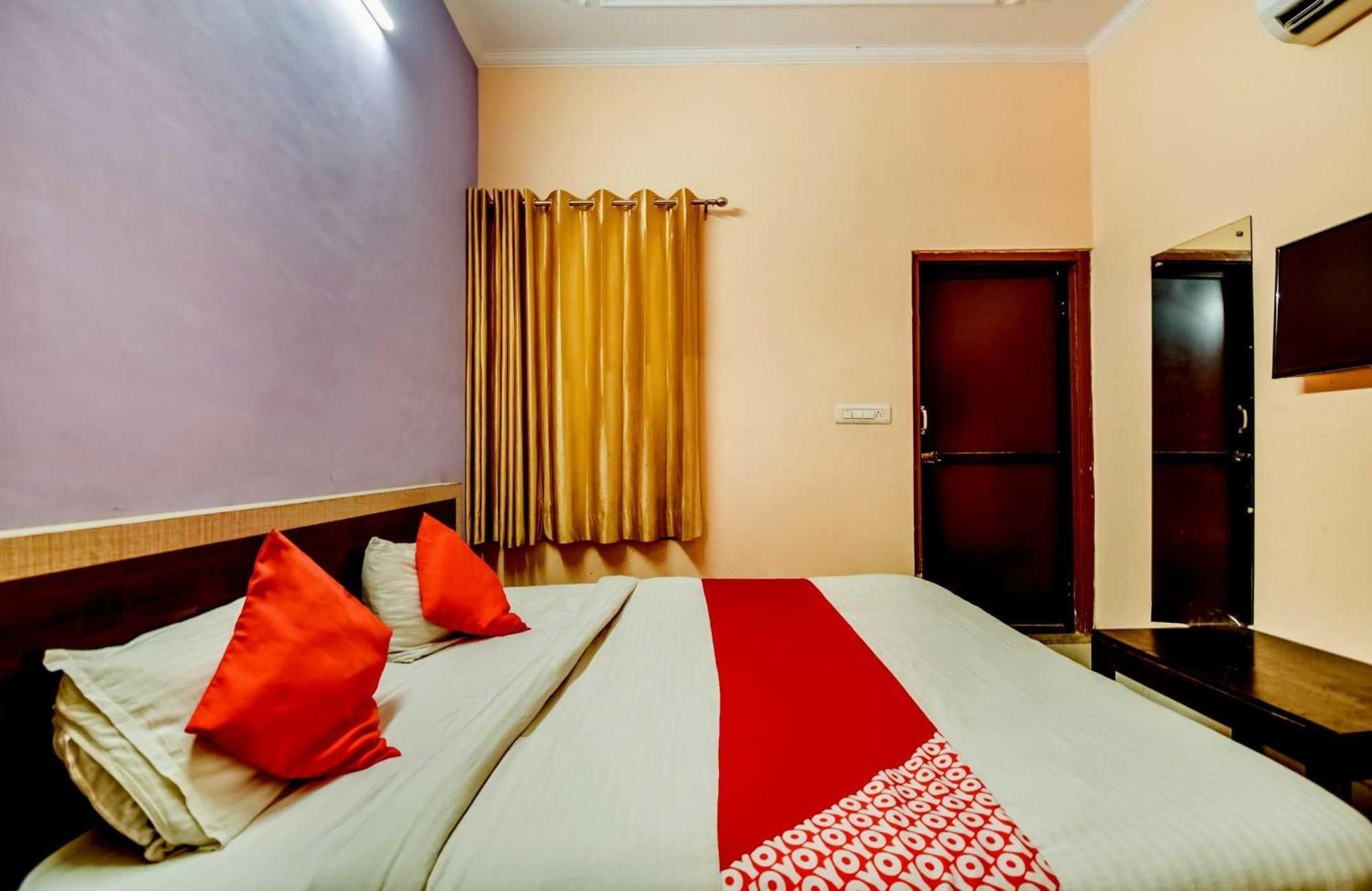Hotel O Shri Ganesham 3*