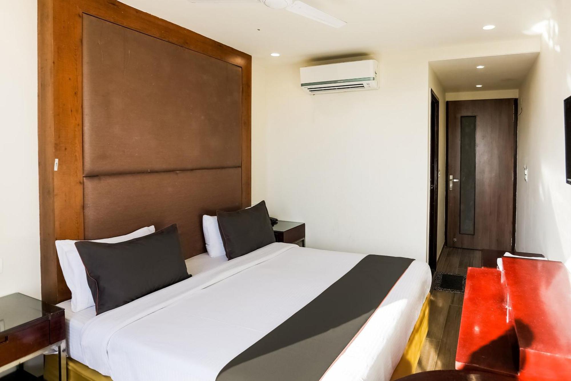 Collection O Good Times Boutique Hotel