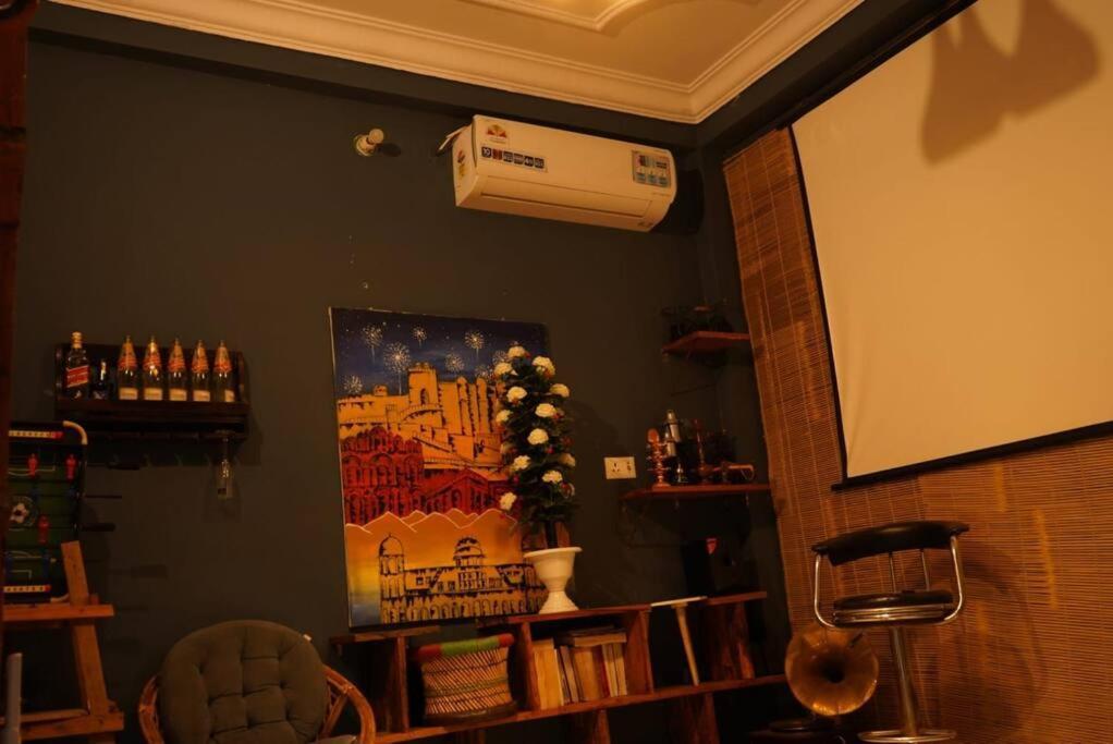 Cinevista 2bhk Aesthetic Flat With Theatre * Jaipur