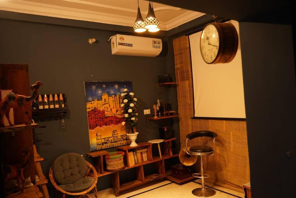 Apartment Cinevista 2bhk Aesthetic Flat With Theatre