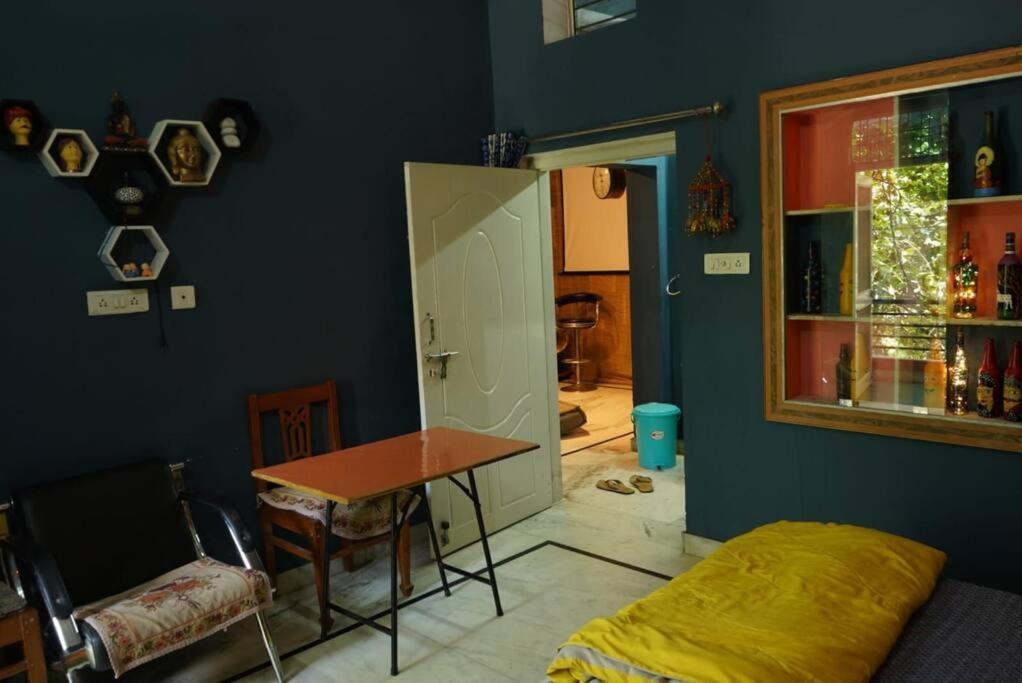 Cinevista 2bhk Aesthetic Flat With Theatre Apartment *