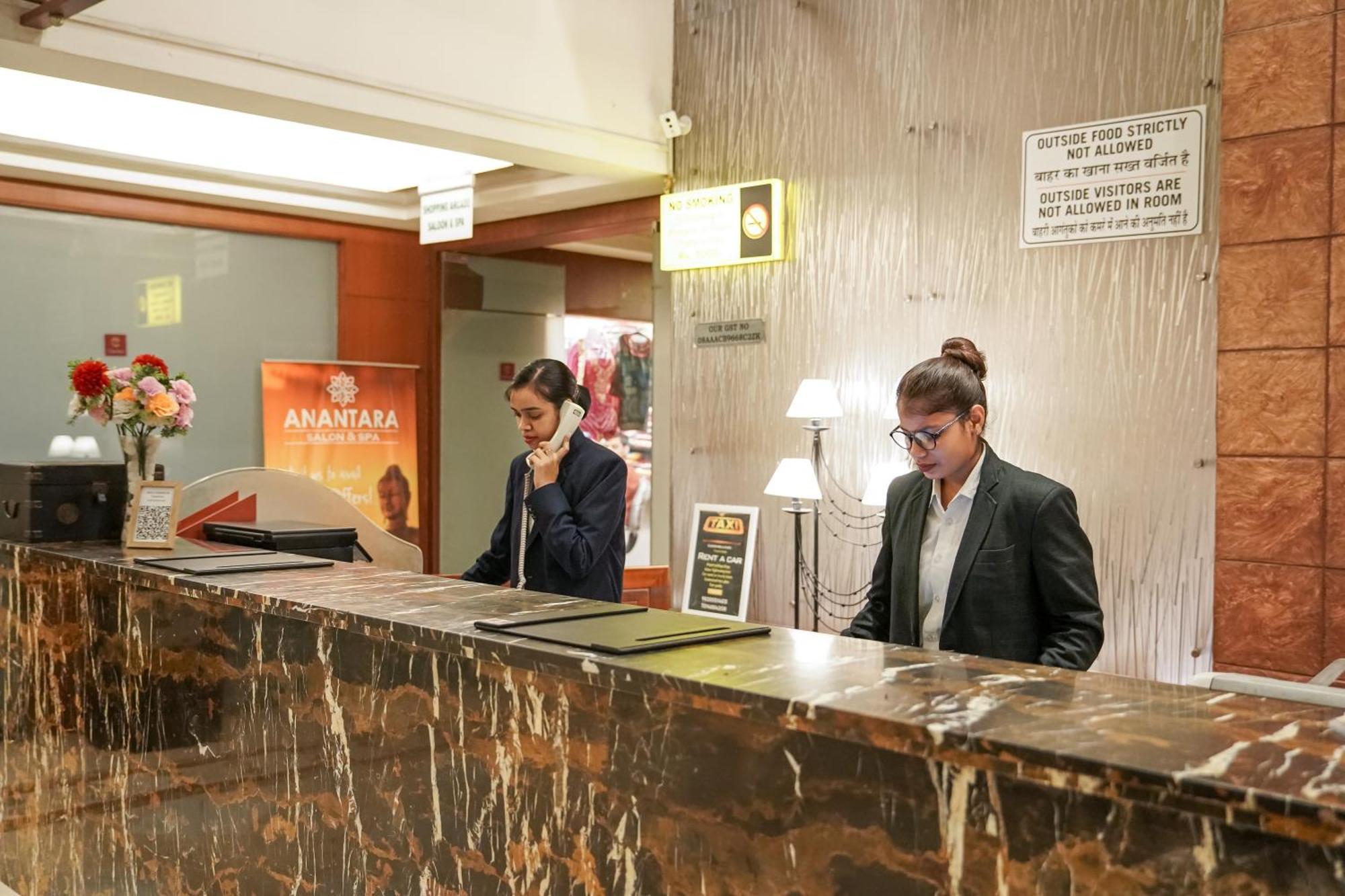Clarion Bella Casa At Airport 4*
