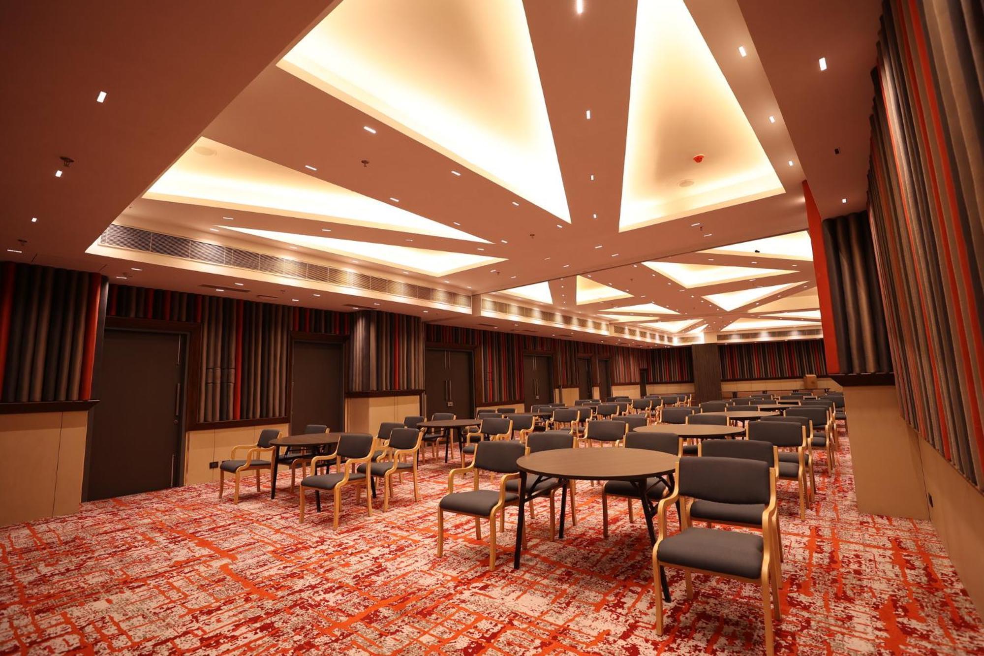 Express & Gopalpura Hotel Jaipur